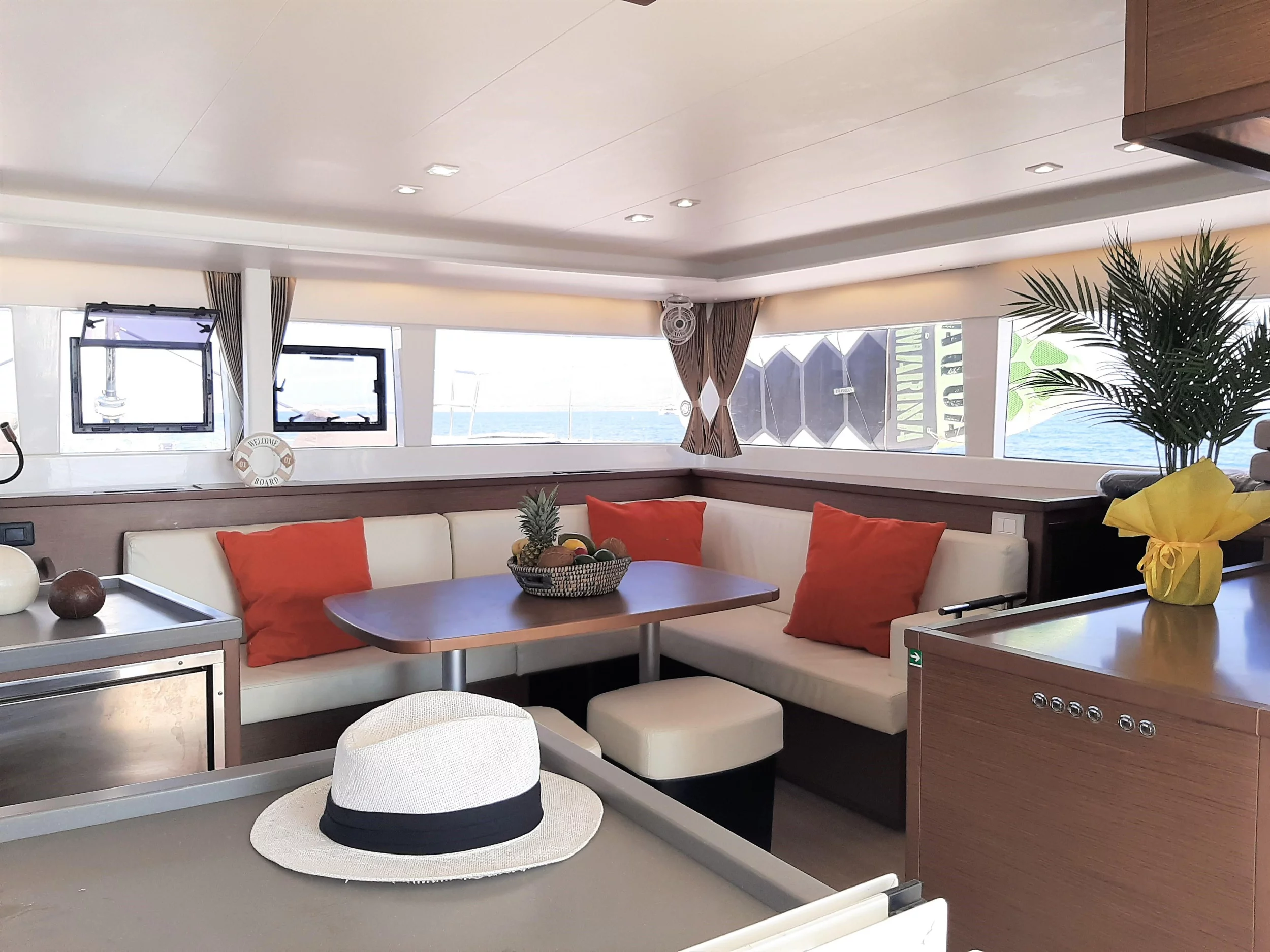 Lagoon 450F (AMARE I) Interior image - 1