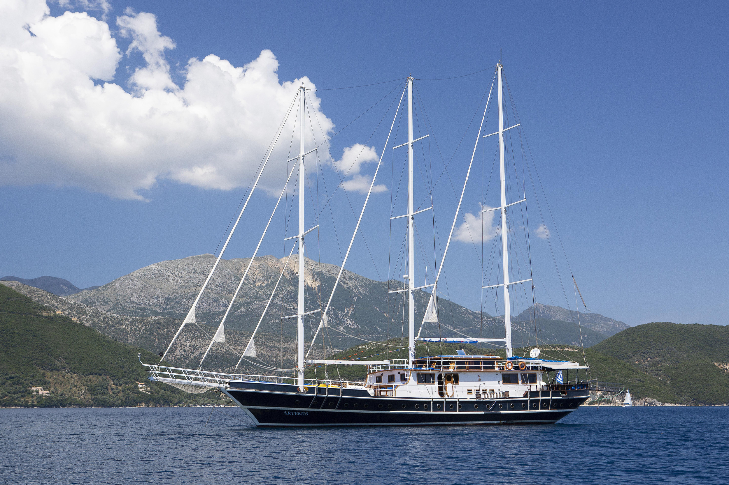 Photo #7 - Gulet Artemis (Artemis) en Salamina - 9490