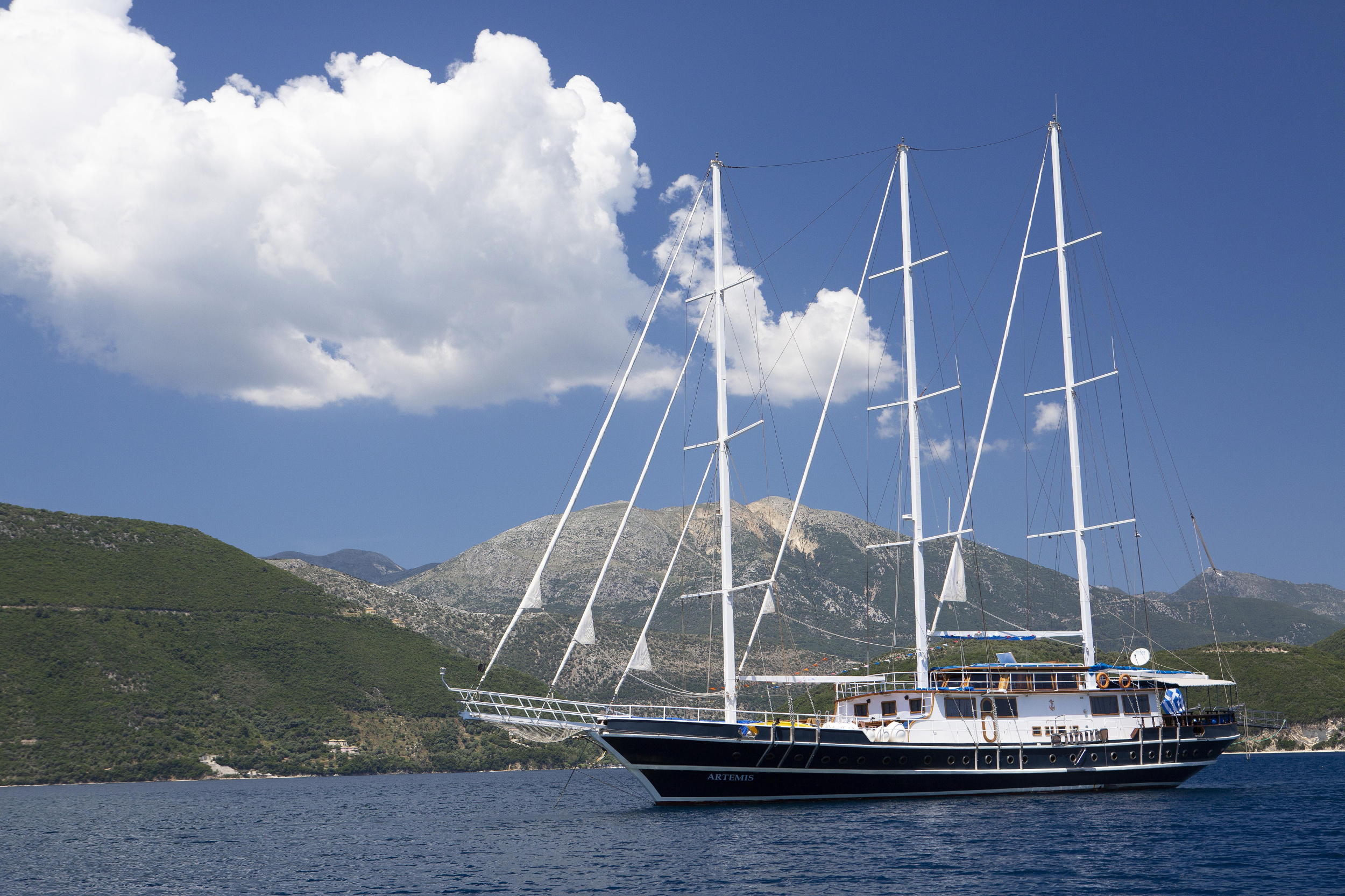Photo #14 - Gulet Artemis (Artemis) en Salamina - 9490