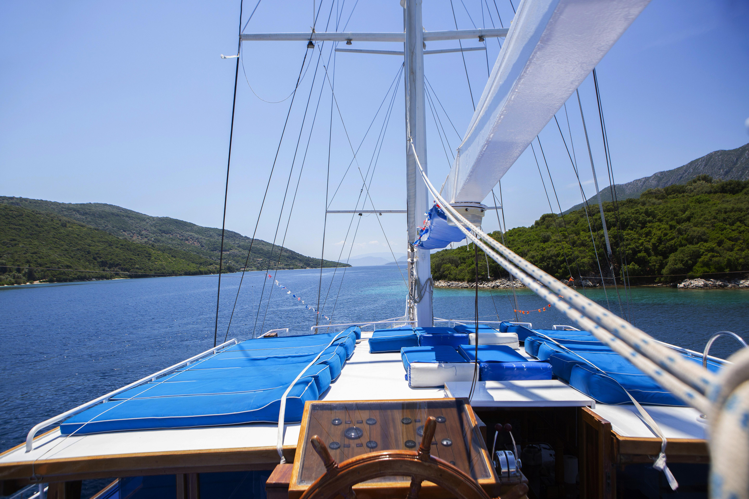 Photo #18 - Gulet Artemis (Artemis) en Salamina - 9490