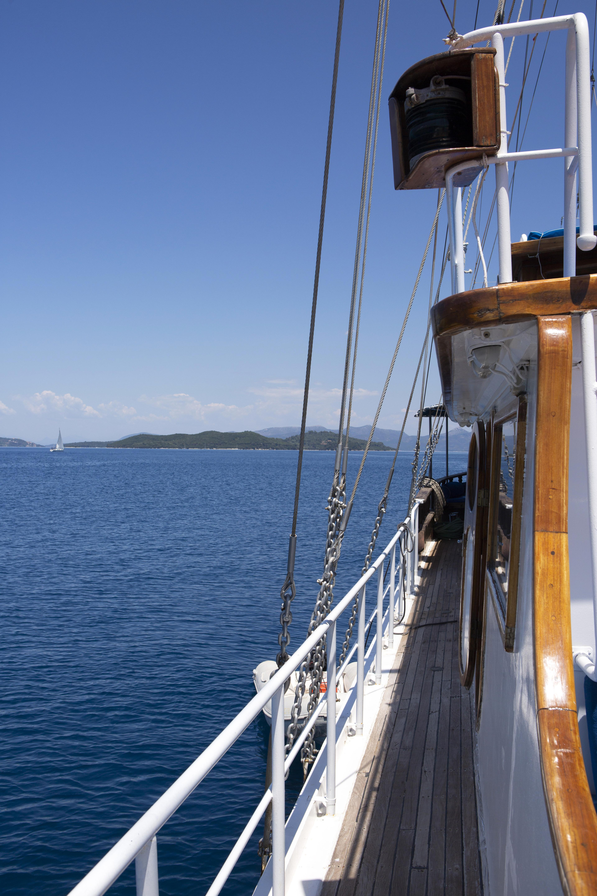 Photo #2 - Gulet Artemis (Artemis) en Salamina - 9490