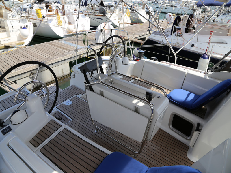 Photo #16 - Sun Odyssey 409 (Miu Miu) in Kastela - 18010