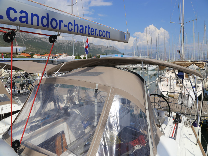 Photo #10 - Sun Odyssey 409 (Miu Miu) in Kastela - 18010