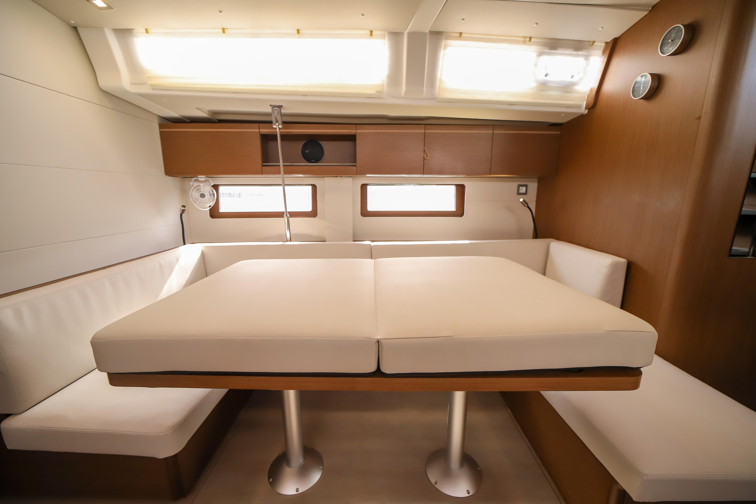 Photo #4 - Oceanis 51.1 (Artemide - Comfort line) in Olbia - 8769