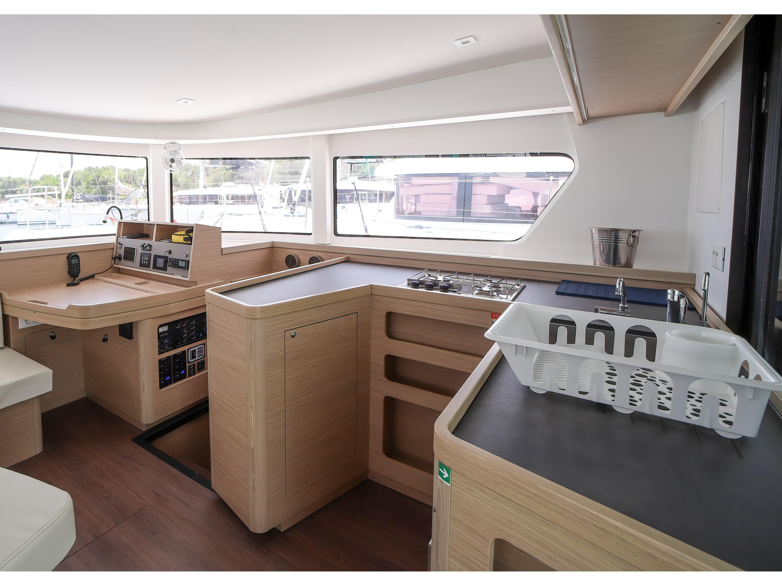 Photo #7 - Lagoon 42 (Panella - Premium line) in Olbia - 7852