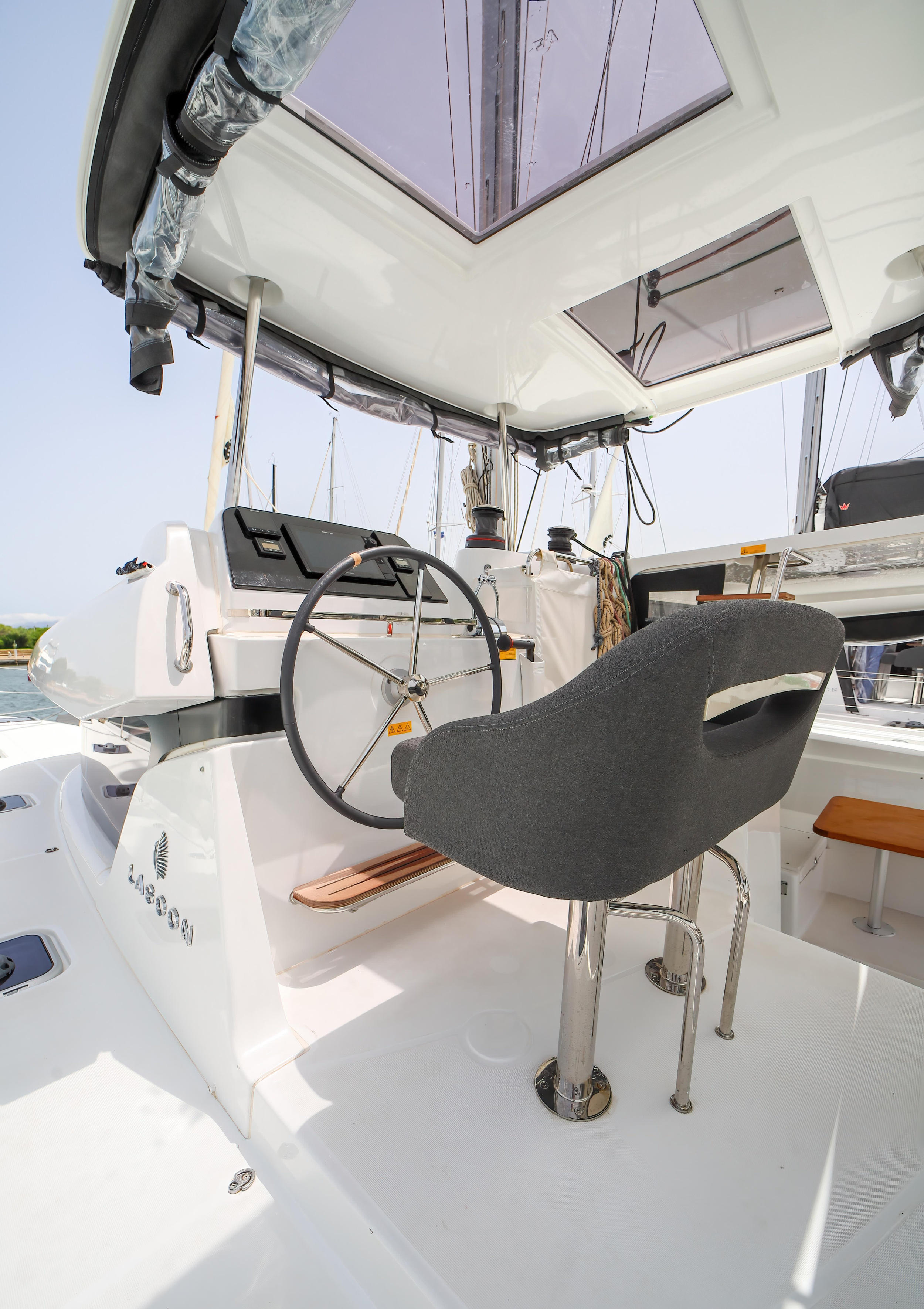 Photo #4 - Lagoon 42 (Panella - Premium line) in Olbia - 7852