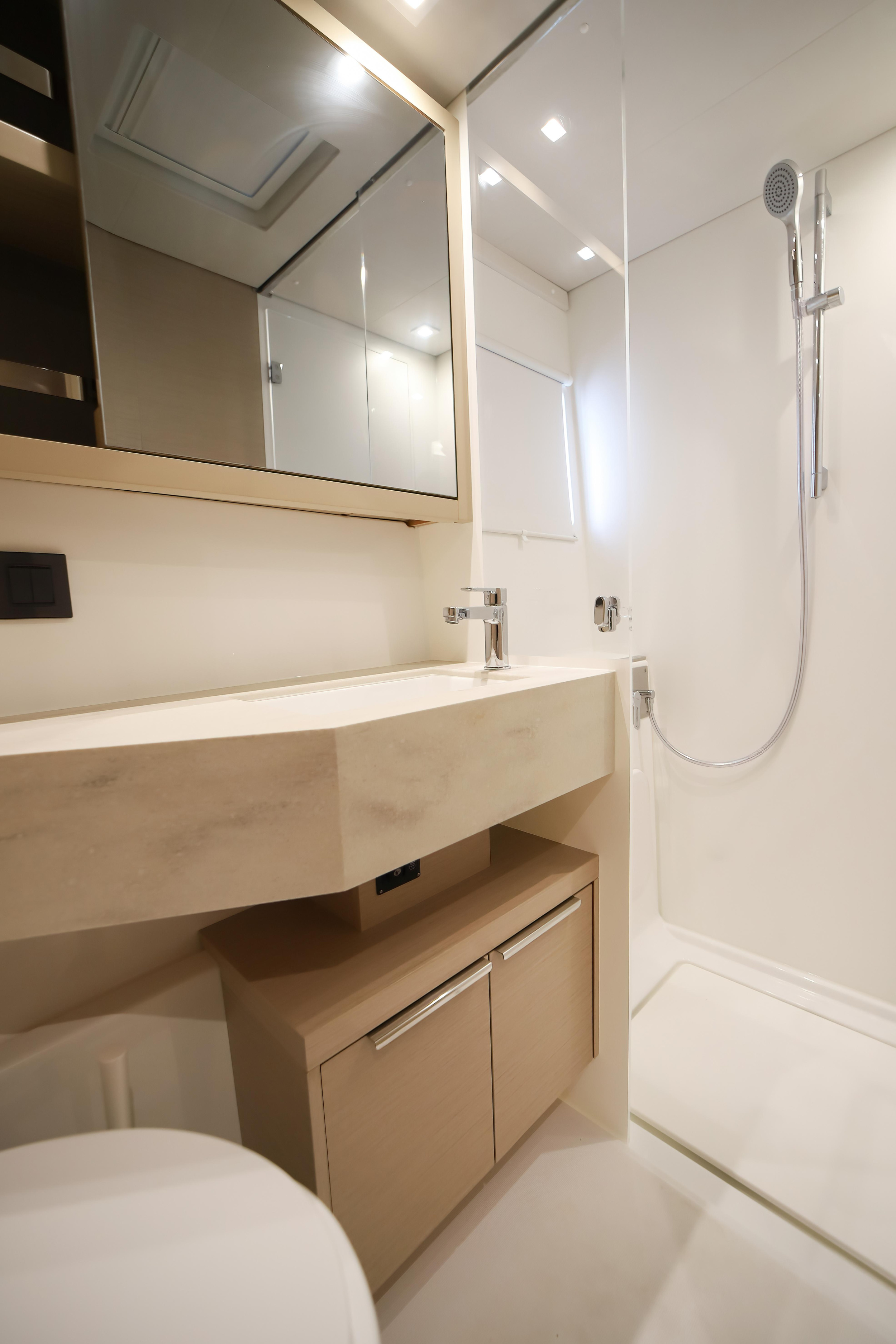 Photo #8 - Lagoon 46 (Sesamo - Premium line) in Olbia - 7849