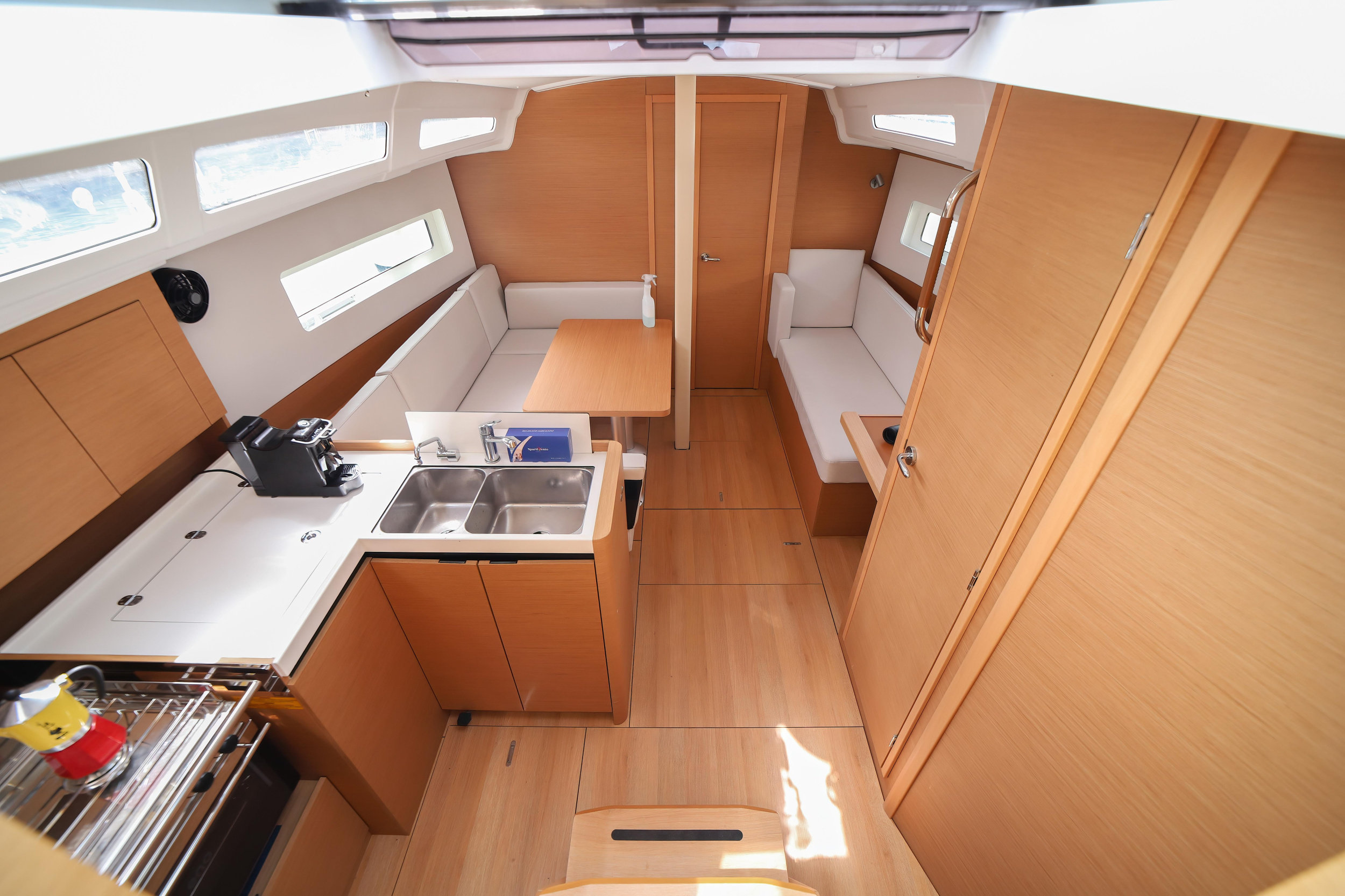 Photo #7 - Sun Odyssey 380 (Twenty-One Cent - Comfort line) in Olbia - 7867