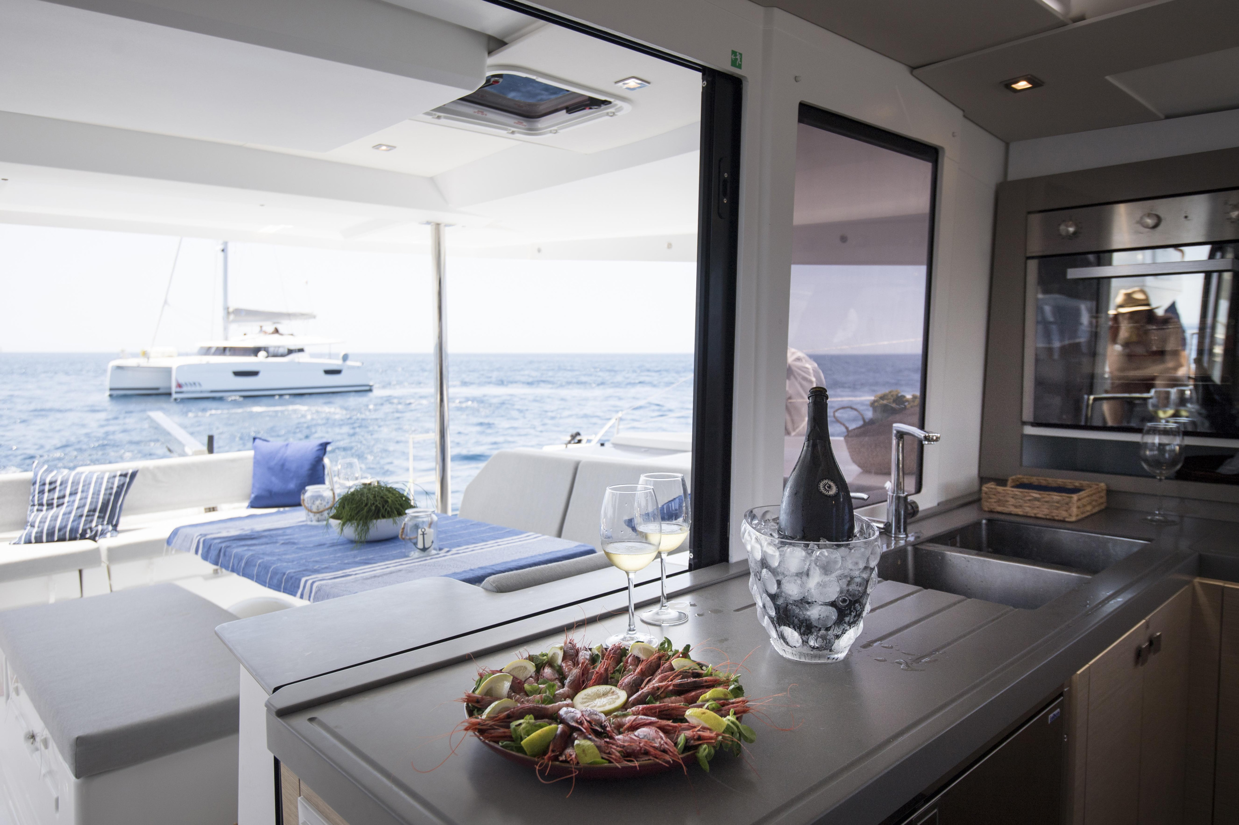 Photo #9 - Fountaine Pajot Saona 47 (Wm-AC-Gen-Sol.Pan) (Saona) in Castellamare del Golfo - 12854