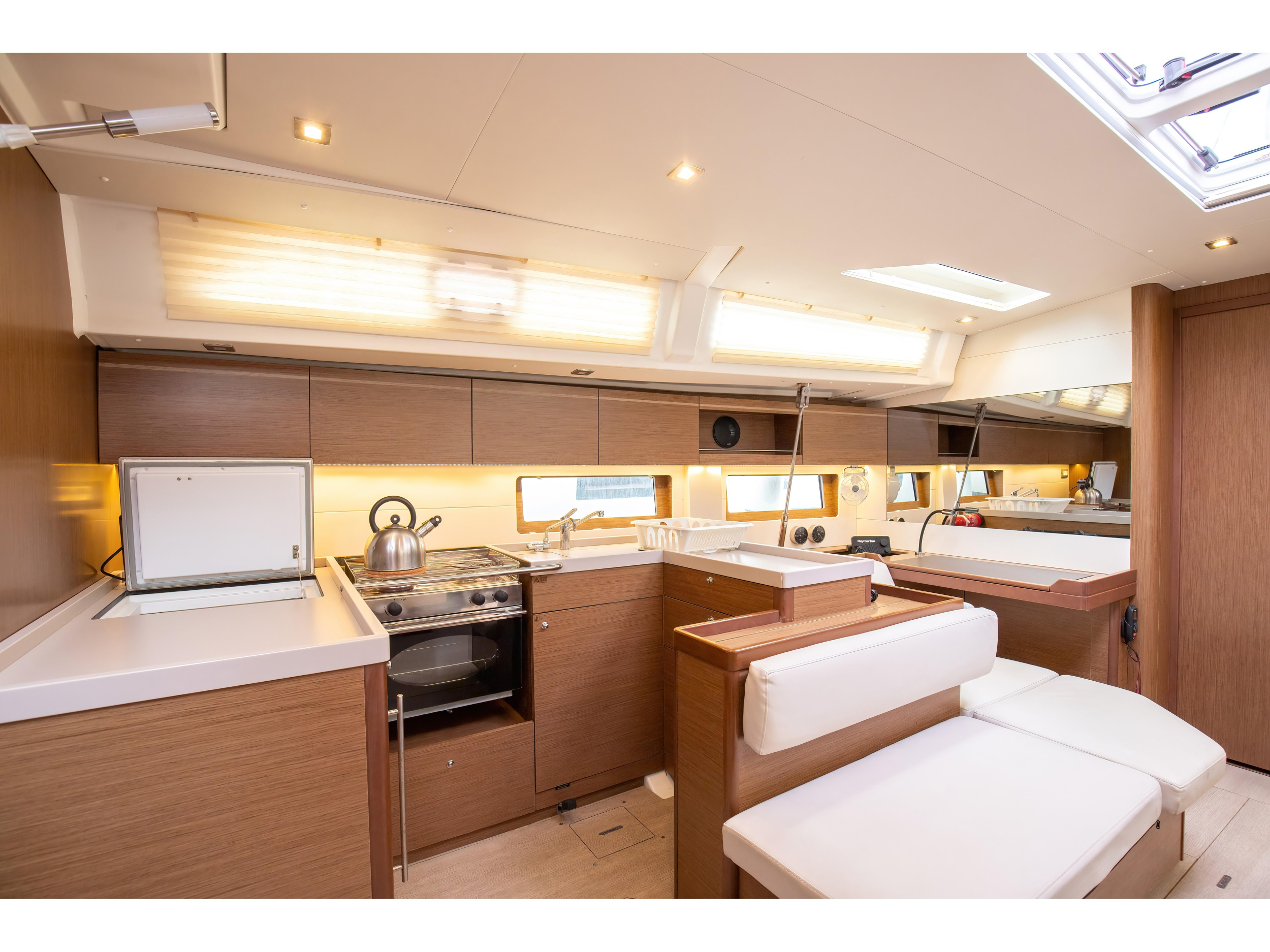 Photo #29 - Oceanis 51.1 (Calipso - Comfort line) in Portorosa - 24549