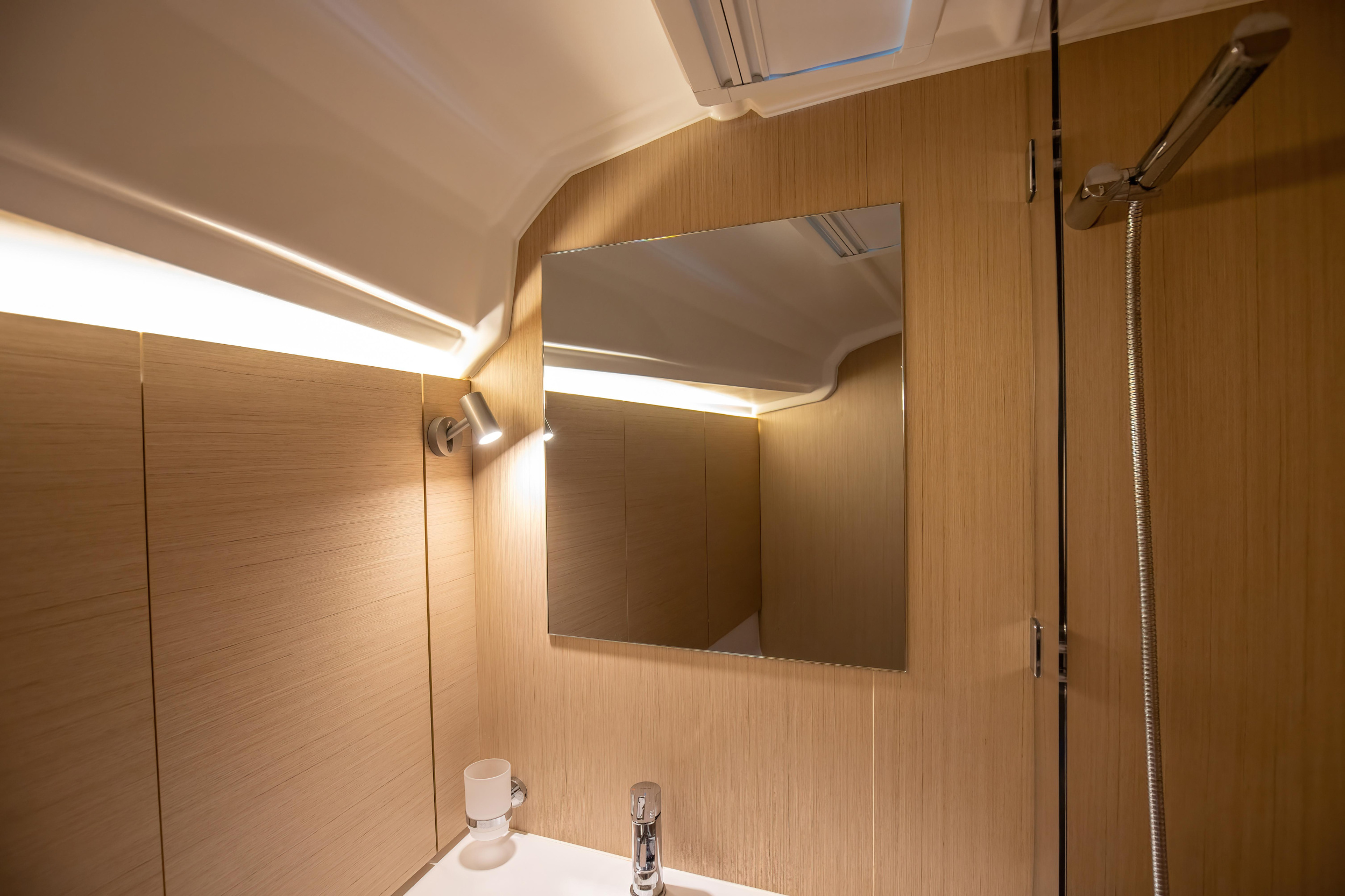 Photo #9 - Oceanis 40.1 (Cupido - Comfort line) in Portorosa - 6276