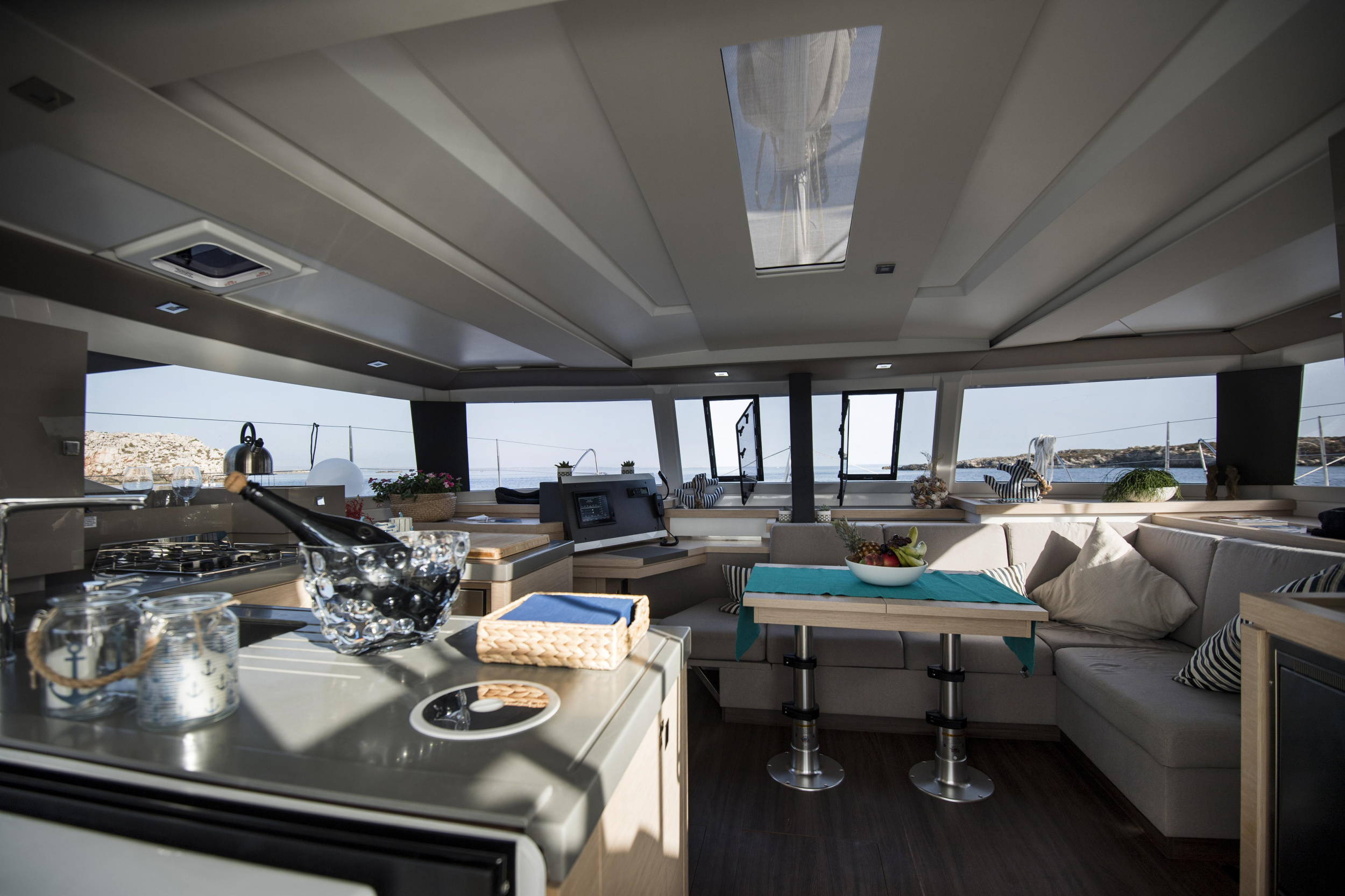 Photo #7 - Fountaine Pajot Saona 47 (Wm-AC-Gen-Sol.Pan) (Saona) in Castellamare del Golfo - 12854