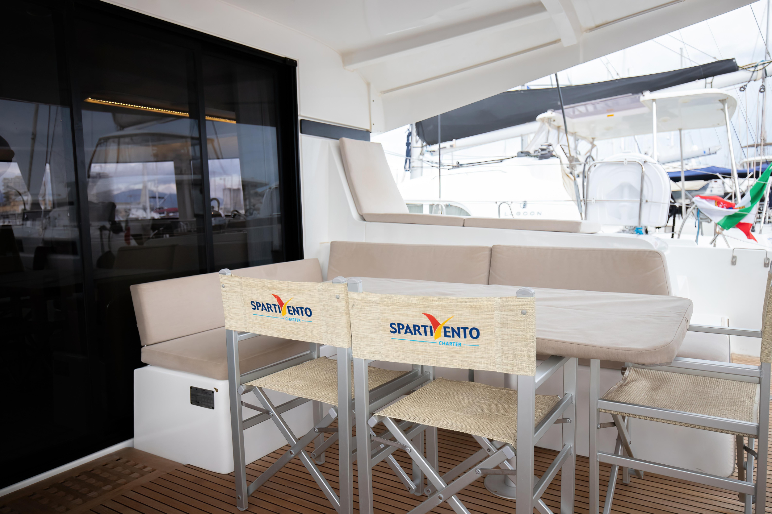Photo #36 - Lagoon 42 (Emozione - Premium line) in Salerno - 3815