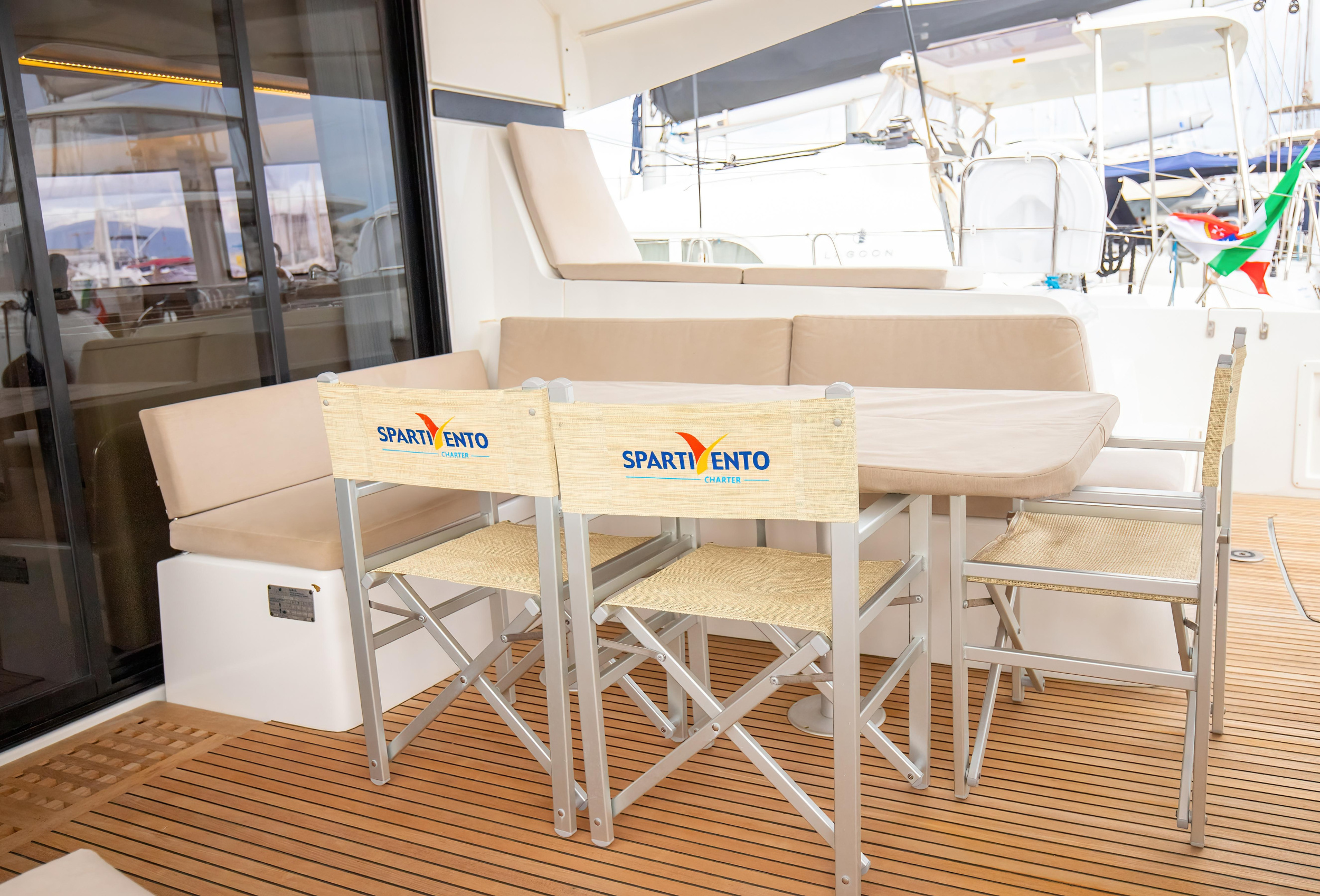 Photo #35 - Lagoon 42 (Emozione - Premium line) in Salerno - 3815