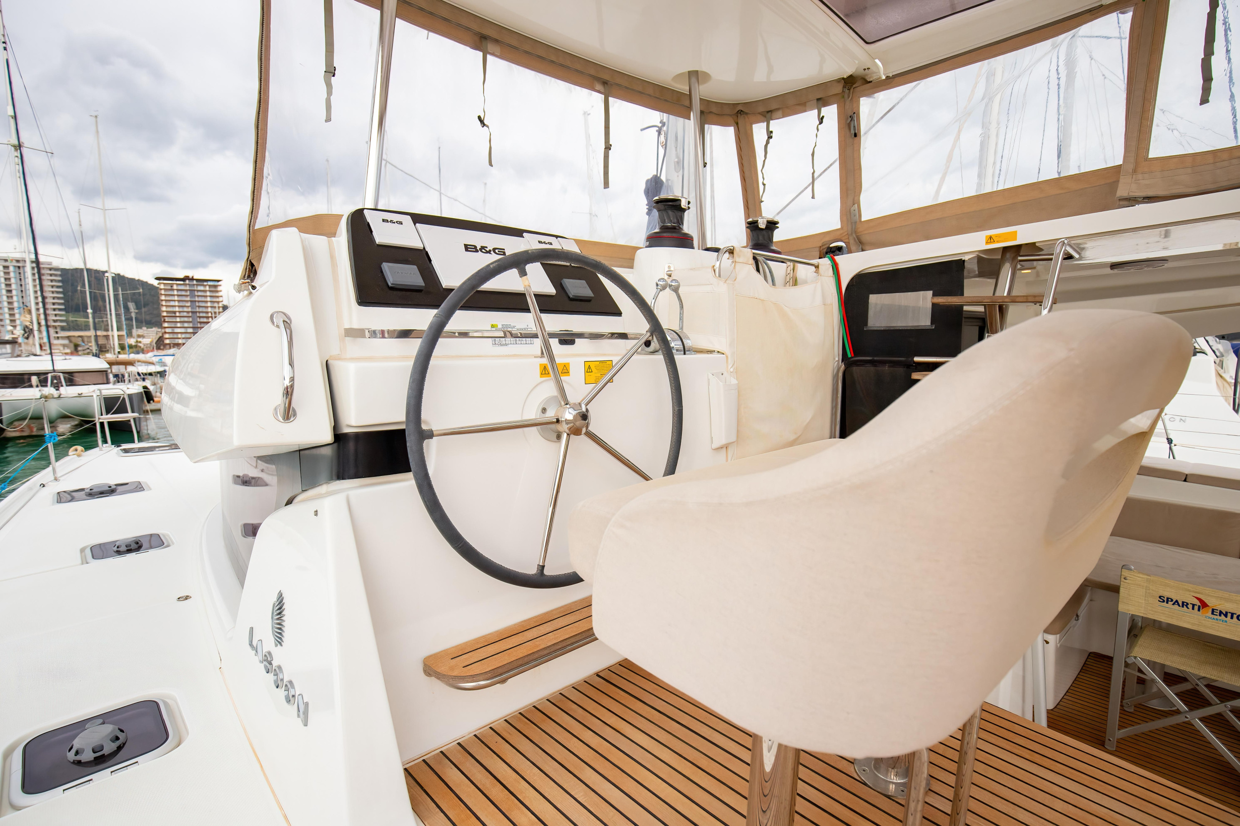 Photo #28 - Lagoon 42 (Emozione - Premium line) in Salerno - 3815