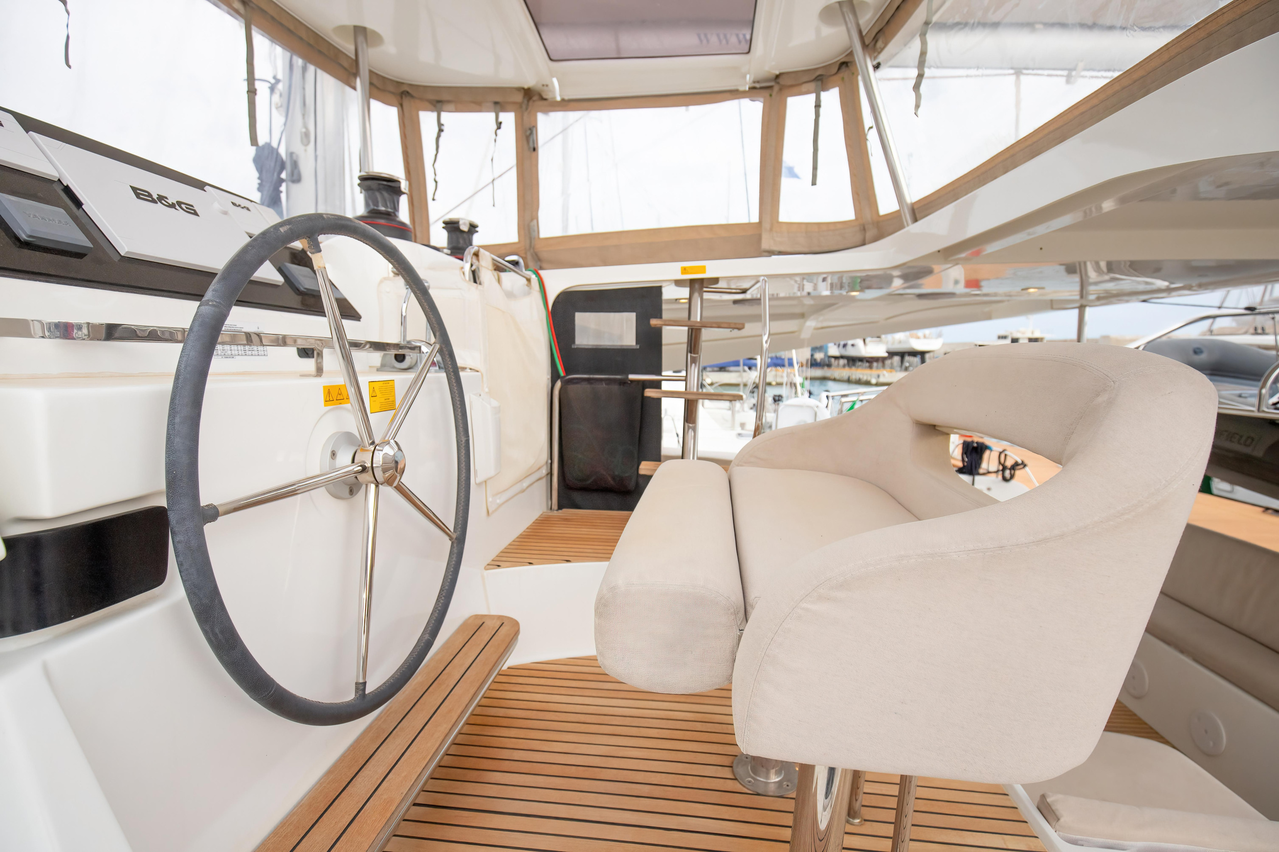 Photo #29 - Lagoon 42 (Emozione - Premium line) in Salerno - 3815