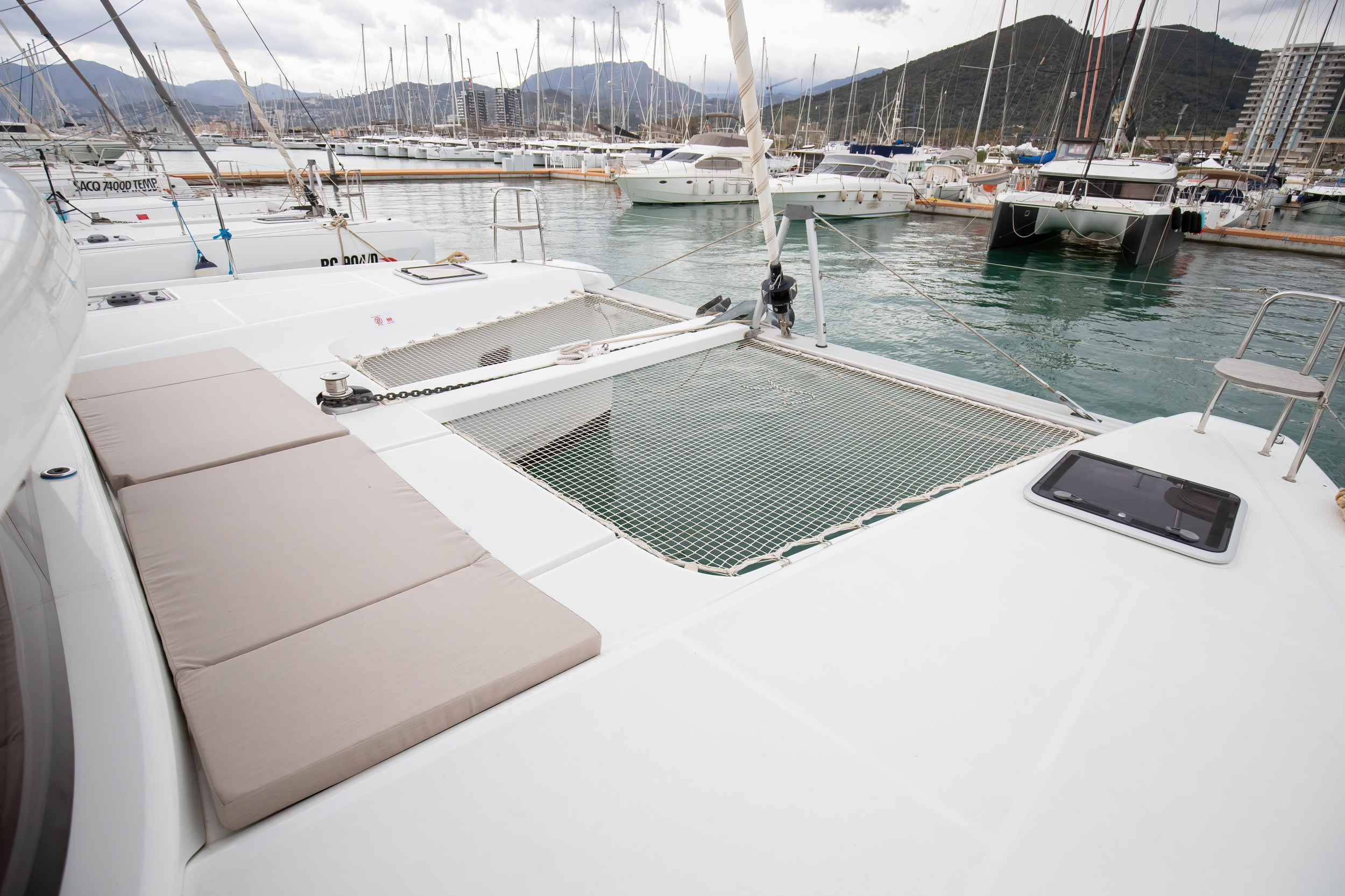 Photo #7 - Lagoon 42 (Emozione - Premium line) in Salerno - 3815