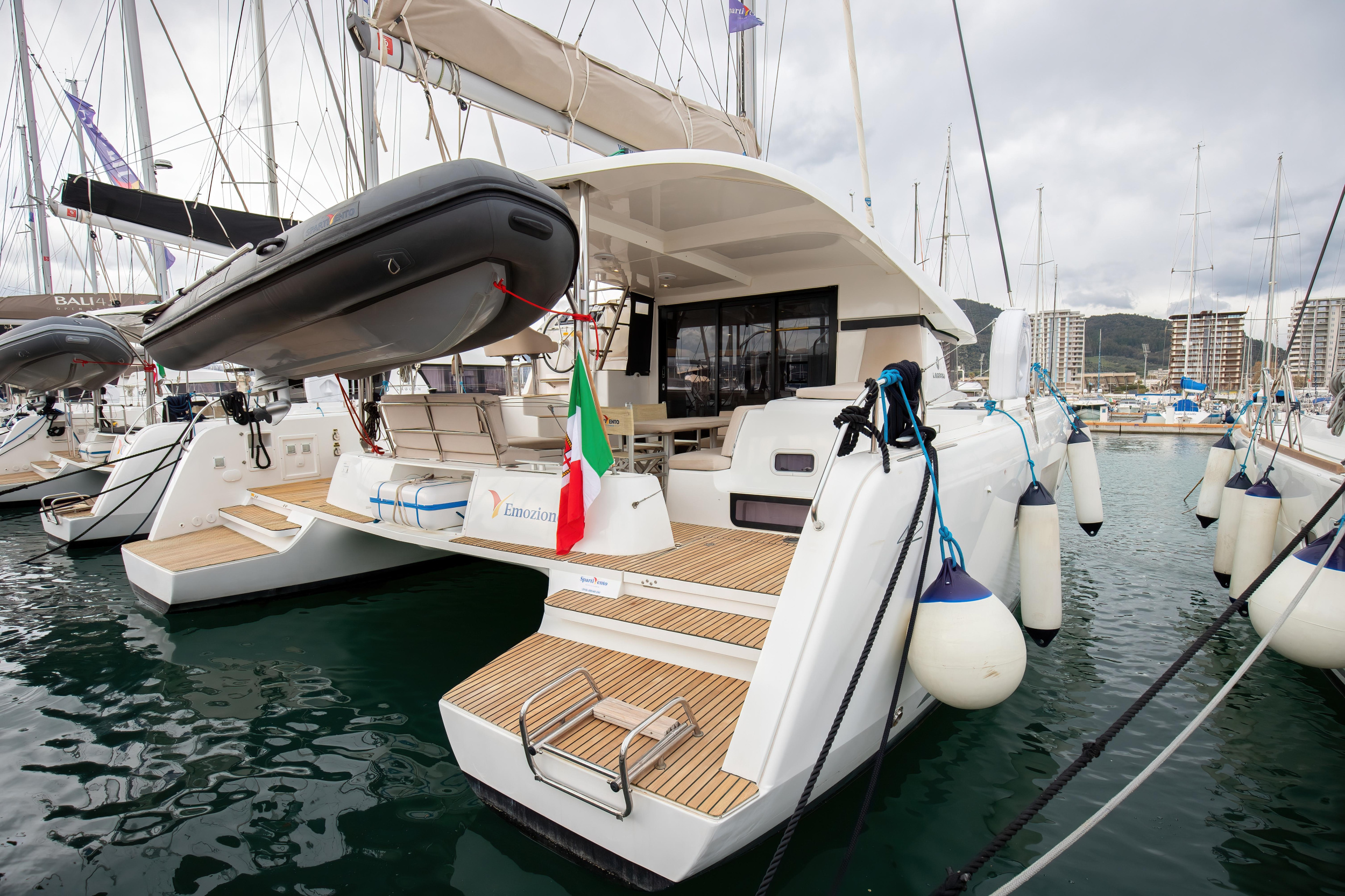 Photo #15 - Lagoon 42 (Emozione - Premium line) in Salerno - 3815