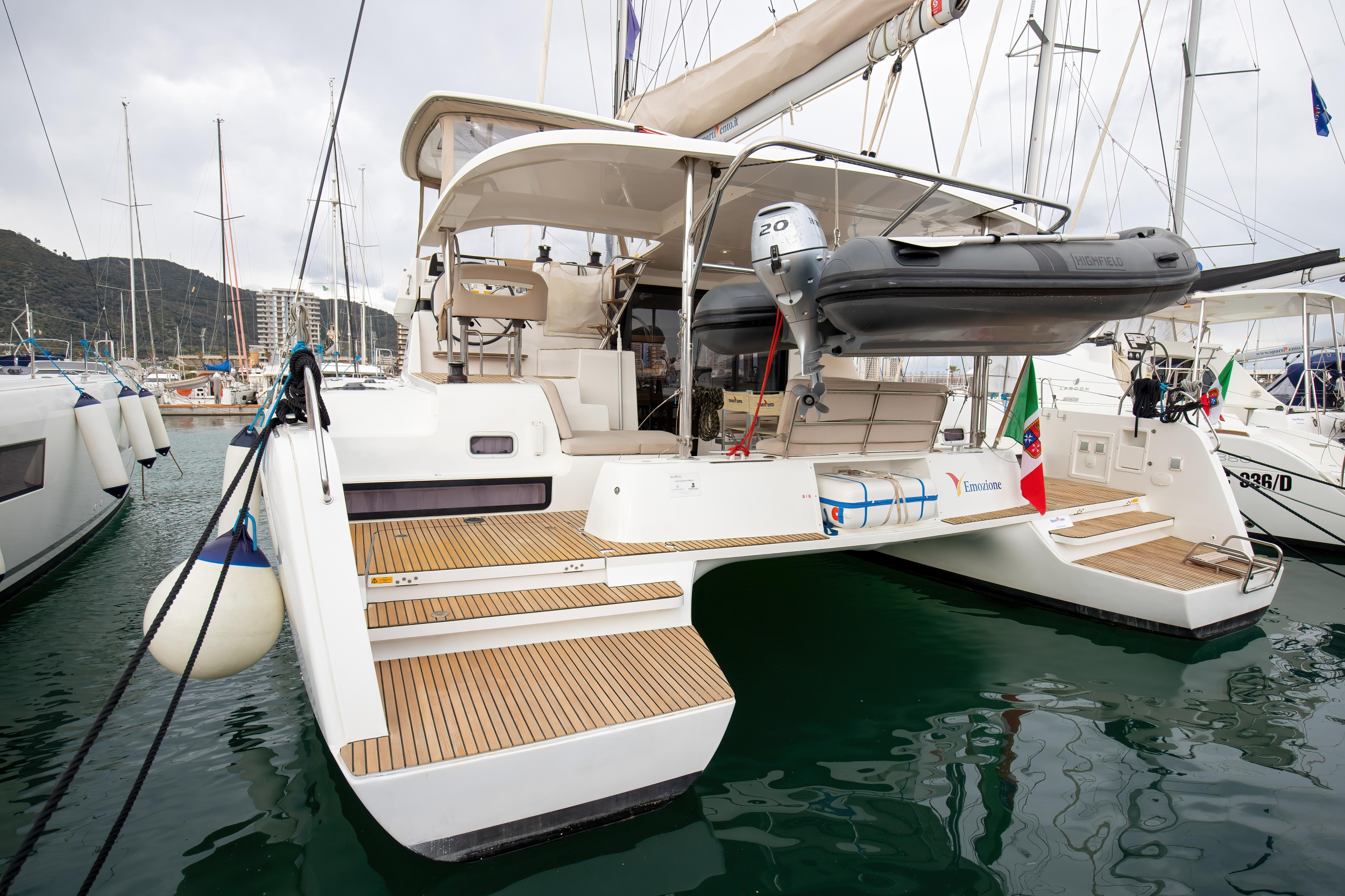 Photo #27 - Lagoon 42 (Emozione - Premium line) in Salerno - 3815