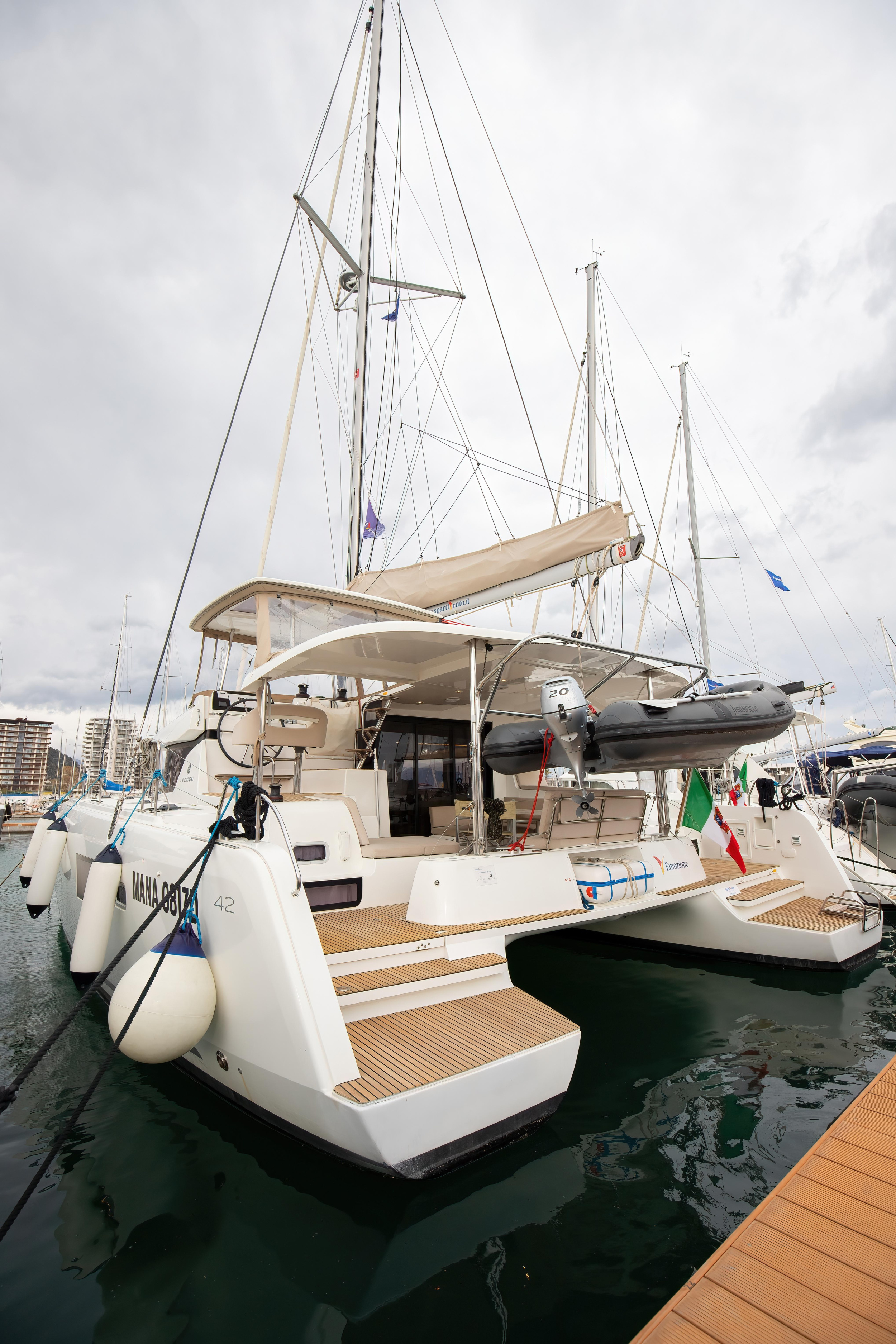 Photo #23 - Lagoon 42 (Emozione - Premium line) in Salerno - 3815
