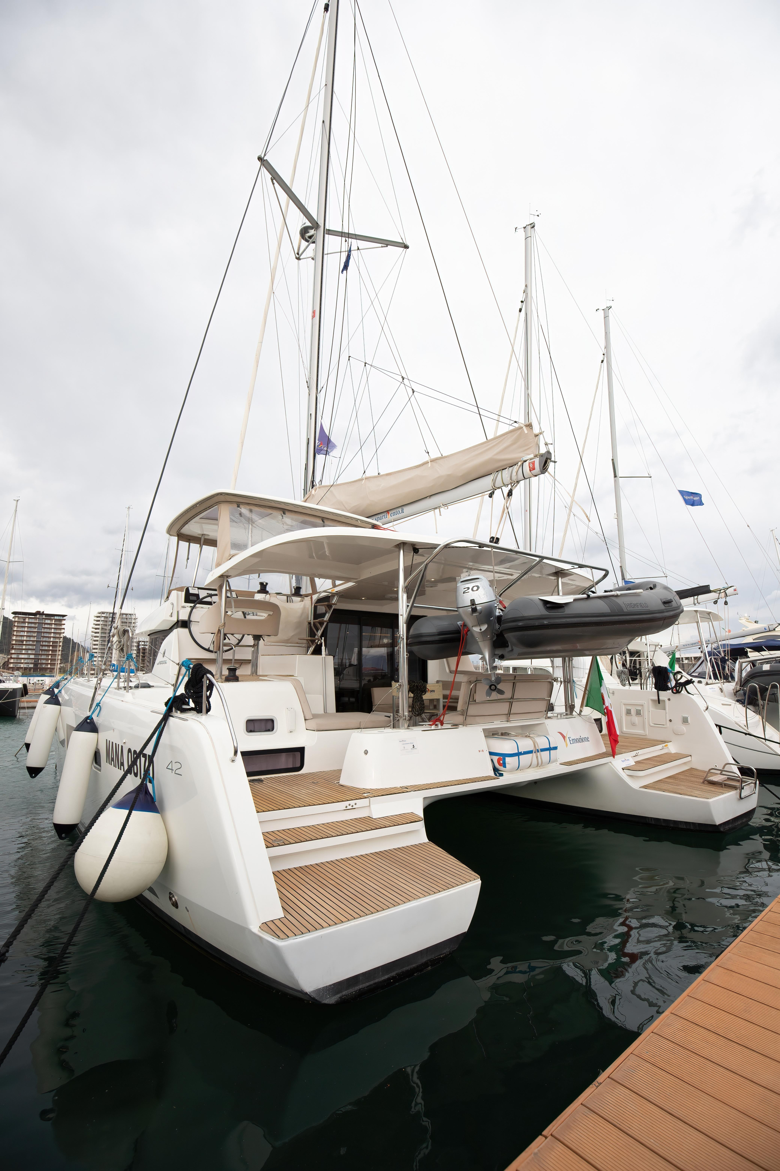 Photo #21 - Lagoon 42 (Emozione - Premium line) in Salerno - 3815
