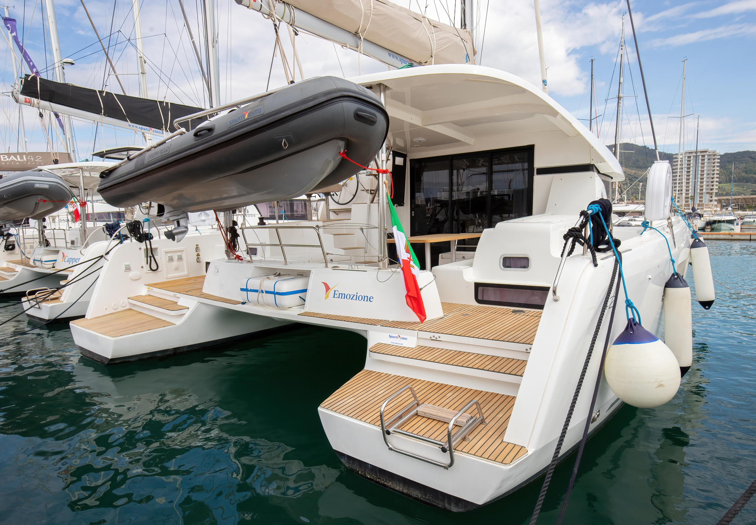 Photo #8 - Lagoon 42 (Emozione - Premium line) in Salerno - 3815