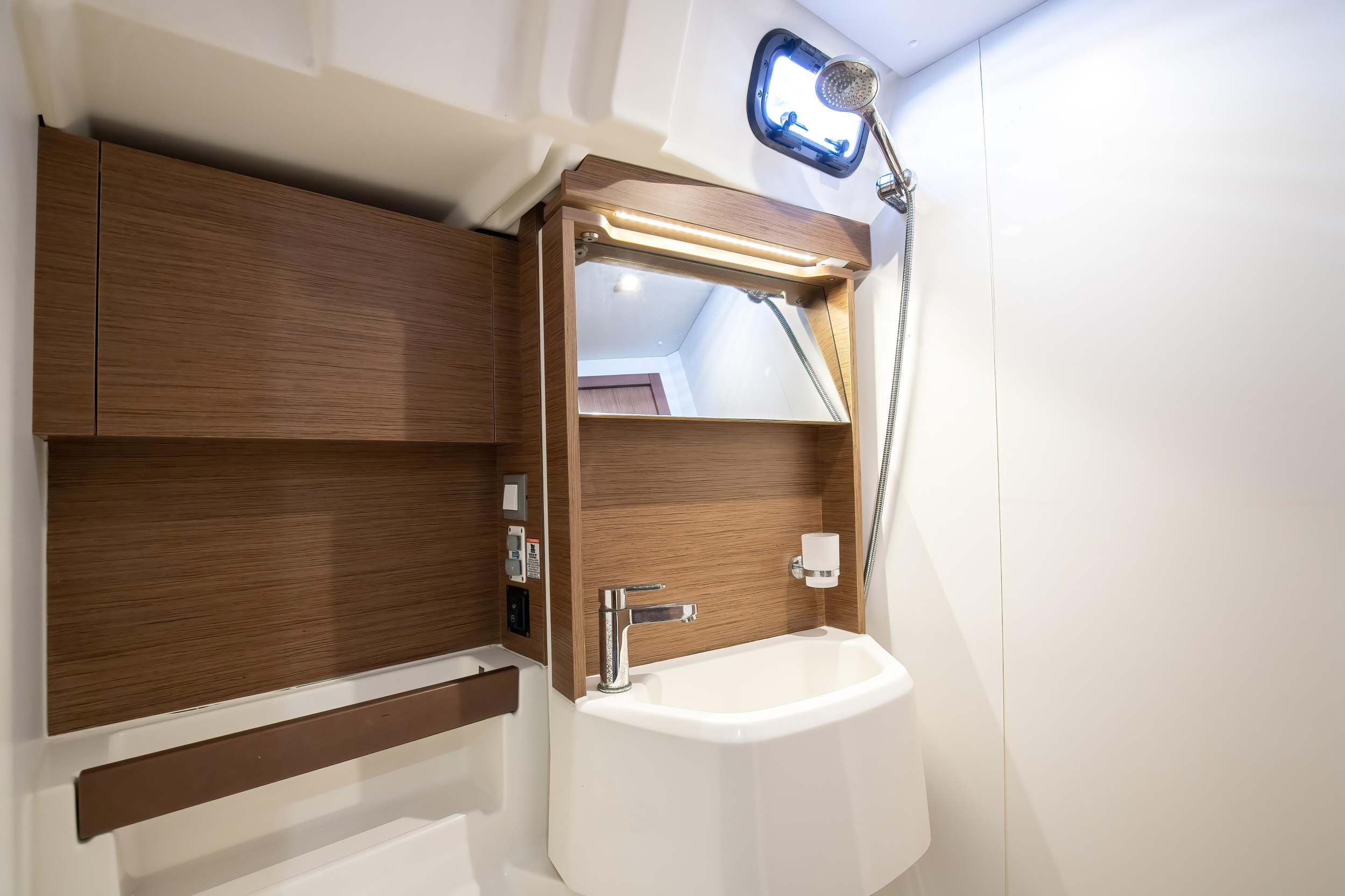 Photo #32 - Oceanis 51.1 (Hybris - Comfort line) in Portorosa - 25324