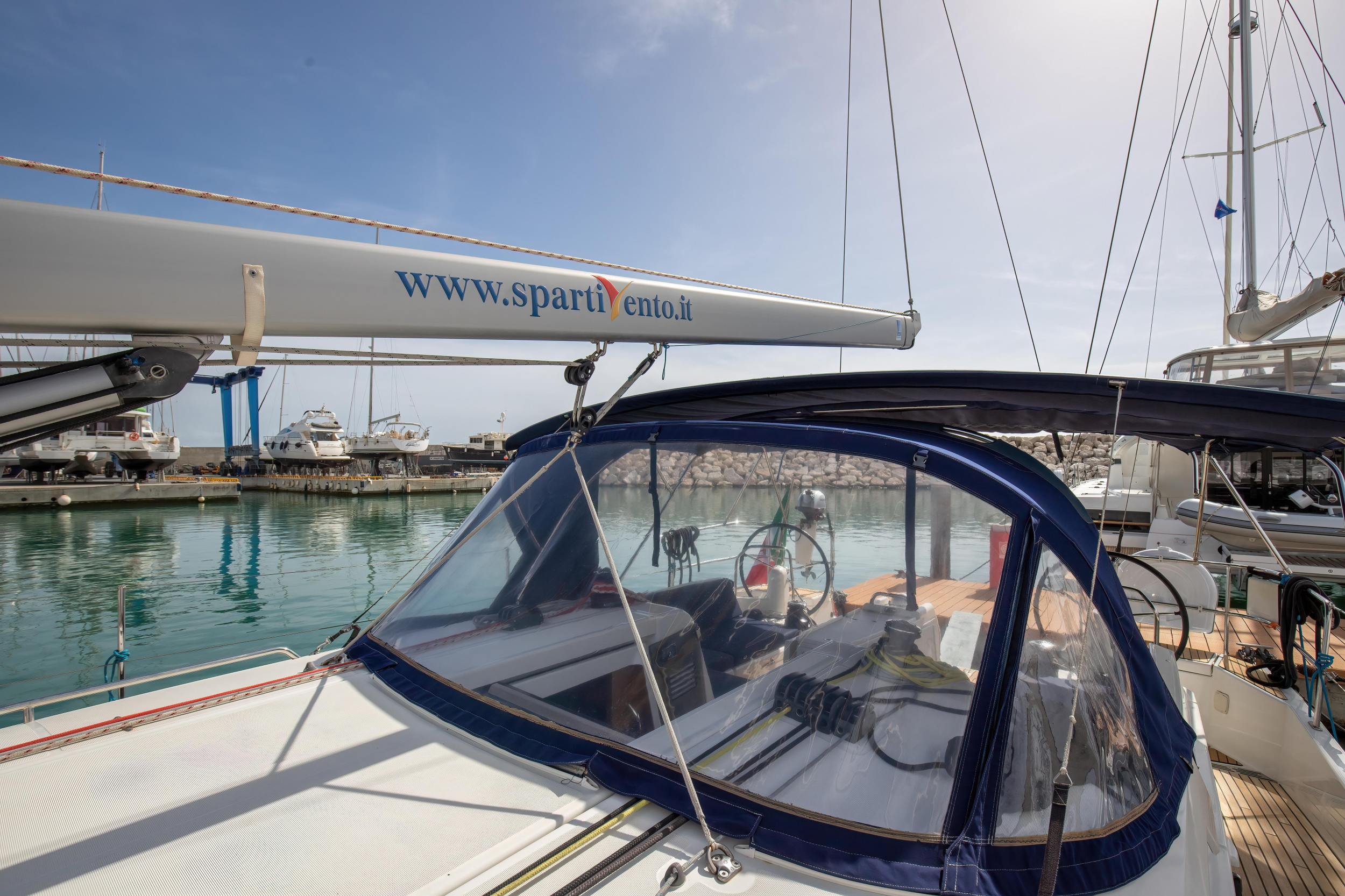 Photo #15 - Sun Odyssey 440 (Magics - Standard line) en Salerno - 25312