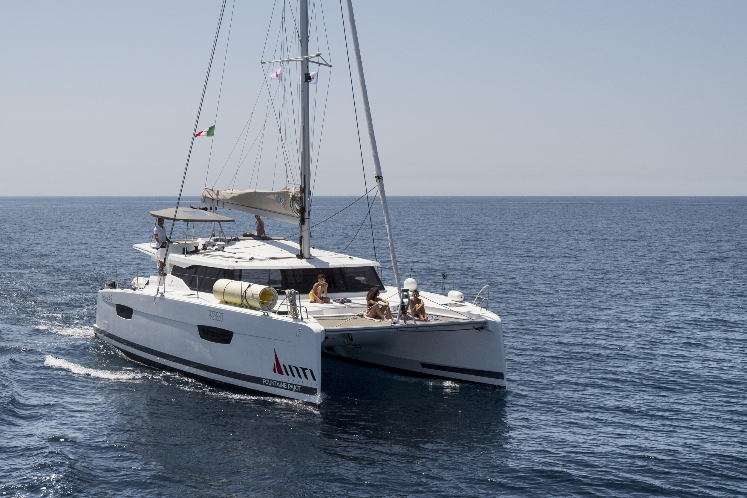 Photo #38 - Fountaine Pajot Astréa 42 (Wm-Ac in dinette-Gen-Sol.Pan) (Astrea) in Castellamare del Golfo - 12855