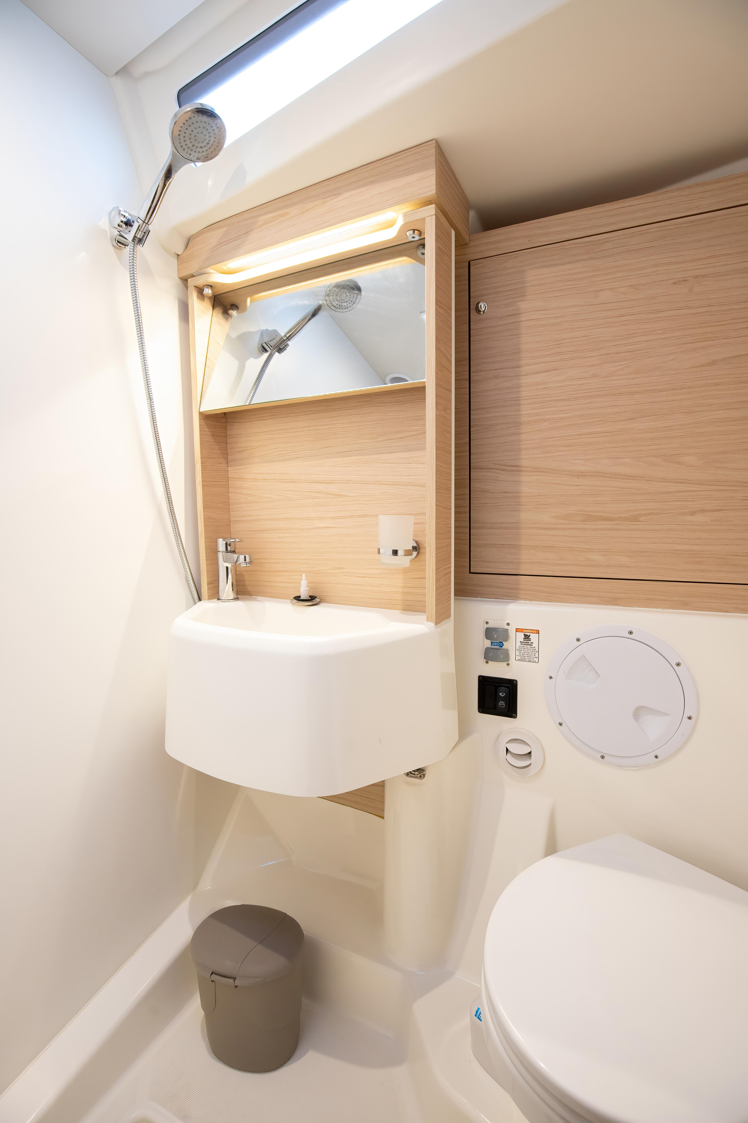 Photo #7 - Oceanis 51.1 (4 cab) (Olimpia - Comfort line) in Capo d'Orlando - 24563