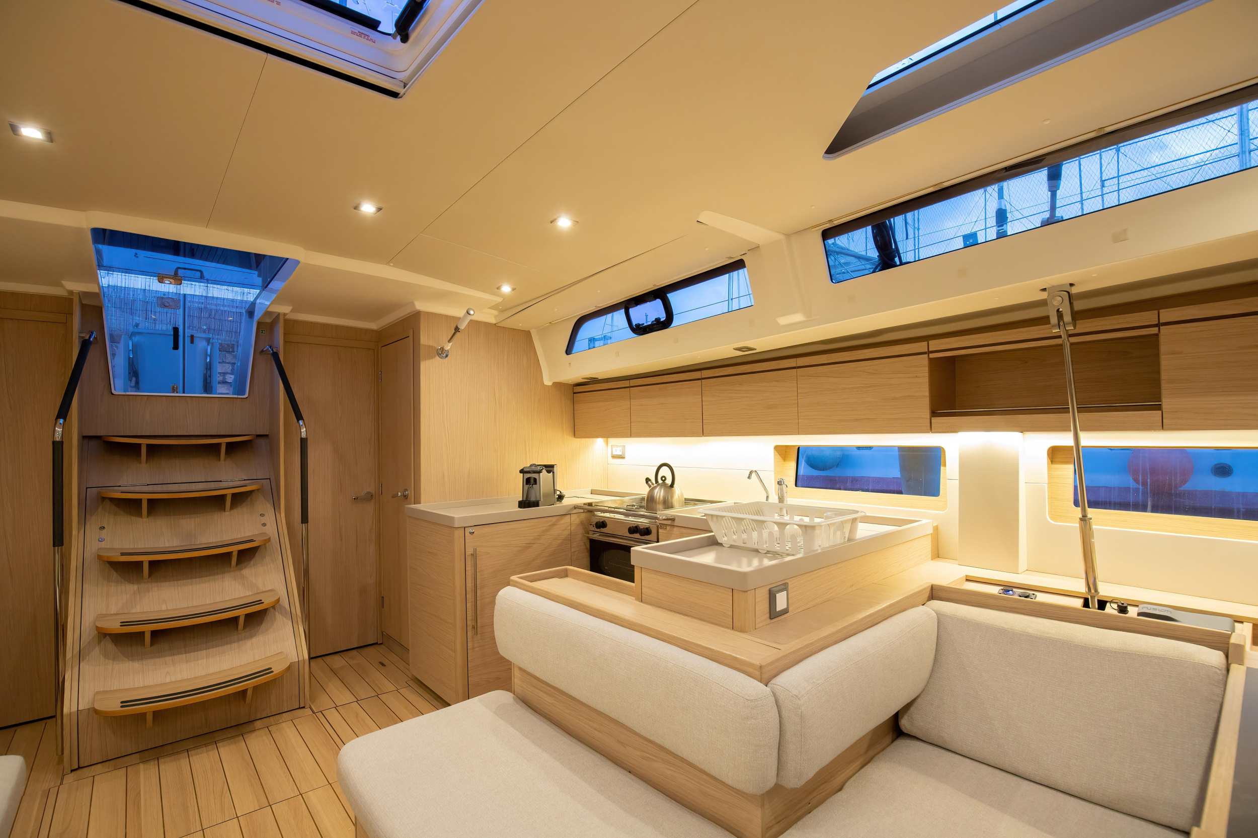 Photo #22 - Oceanis 51.1 (4 cab) (Olimpia - Comfort line) in Capo d'Orlando - 24563