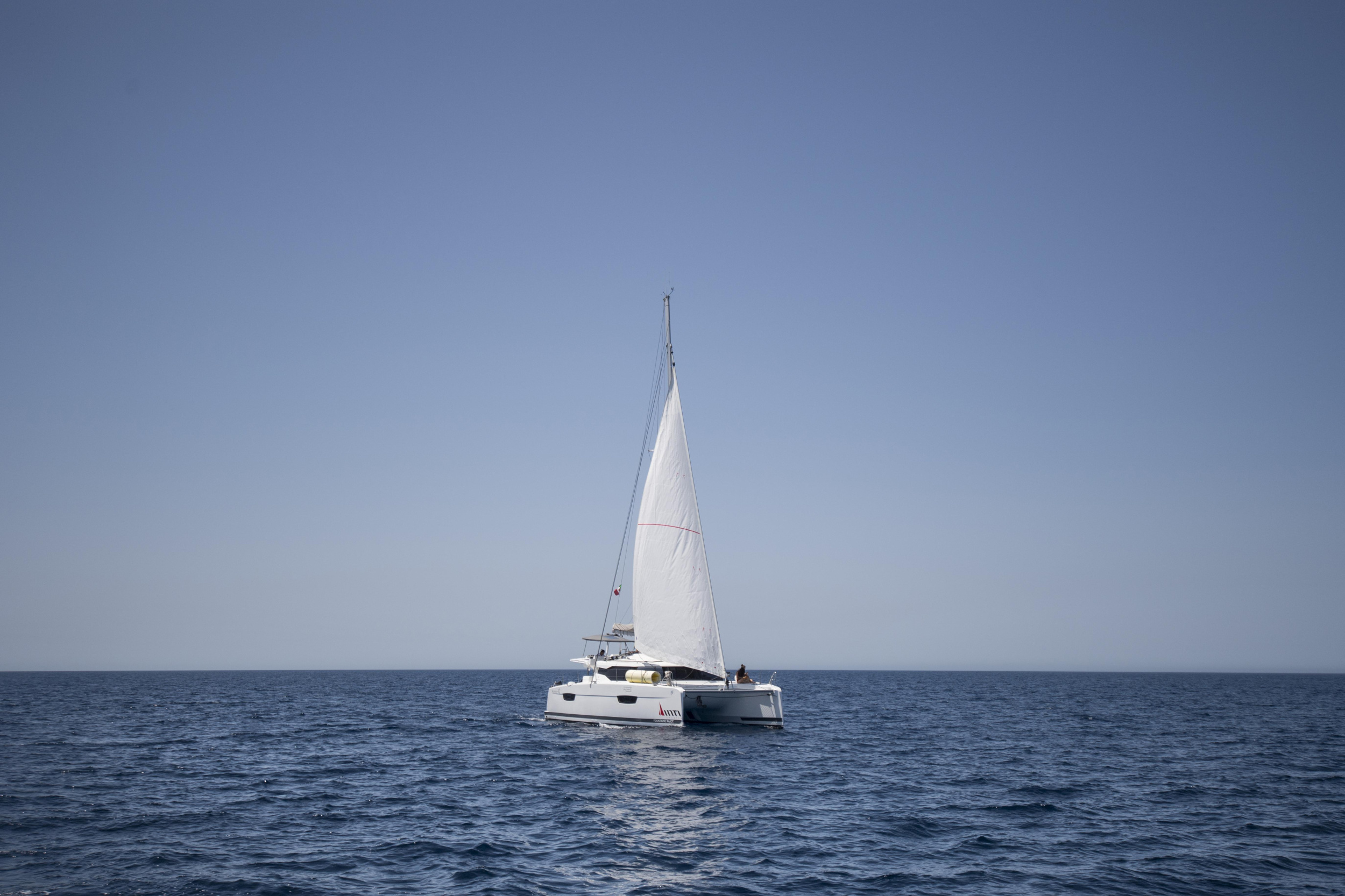 Photo #36 - Fountaine Pajot Astréa 42 (Wm-Ac in dinette-Gen-Sol.Pan) (Astrea) in Castellamare del Golfo - 12855