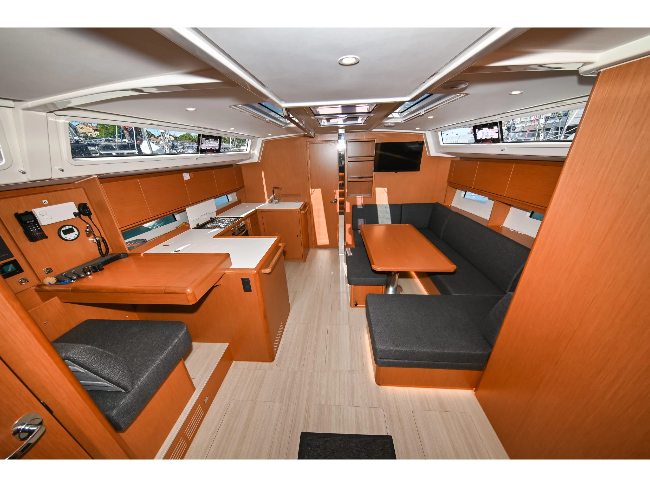 Bavaria C46 (BOSUN) Interior image - 122