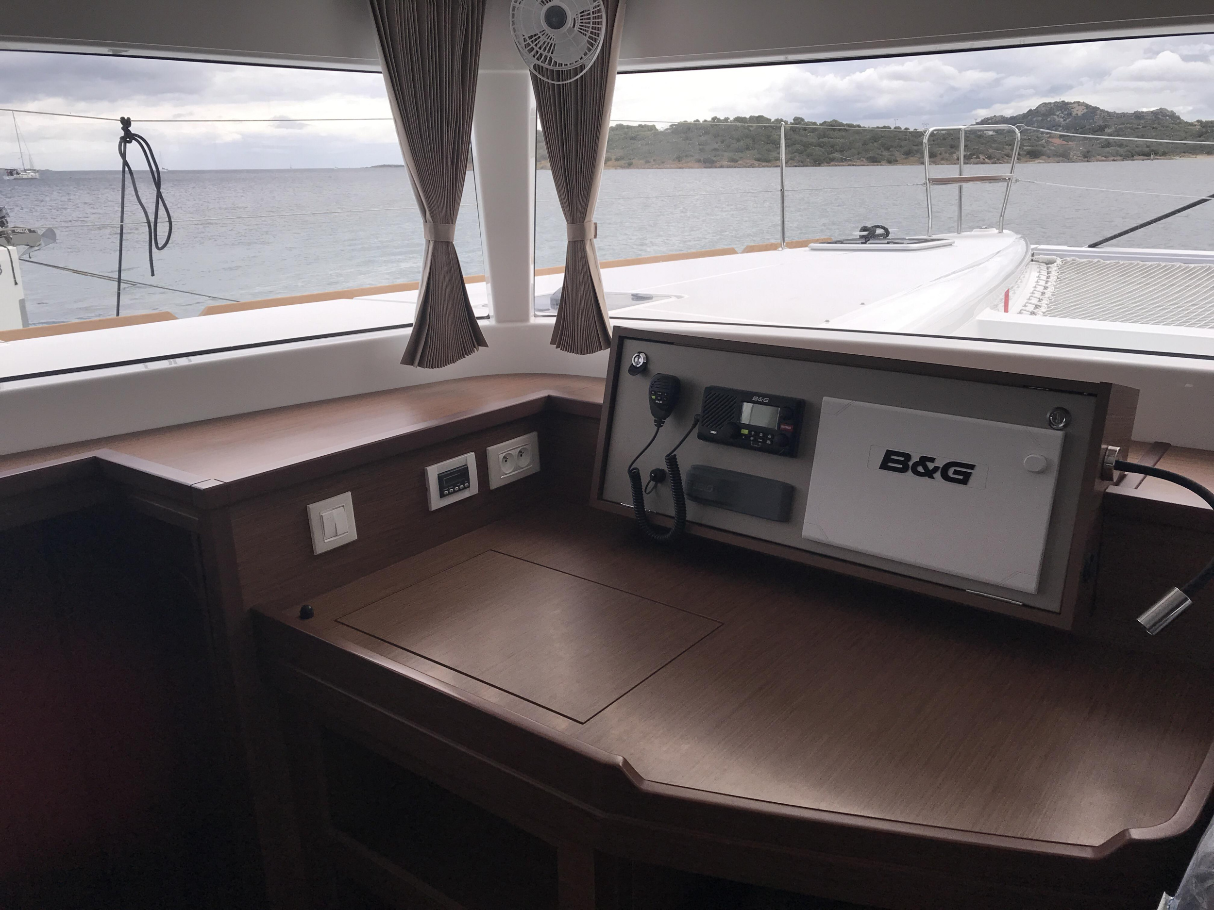 Photo #3 - Lagoon 450F (Rigel Kentaurus (, WM, , Inverter)) in Portorosa - 8539