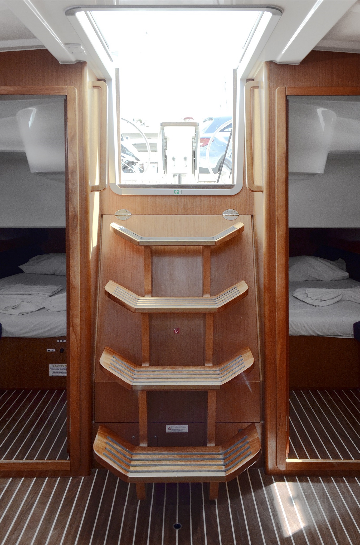 Photo #17 - Bavaria Cruiser 41 refit 2025 (Dioni) in Athen - 8820