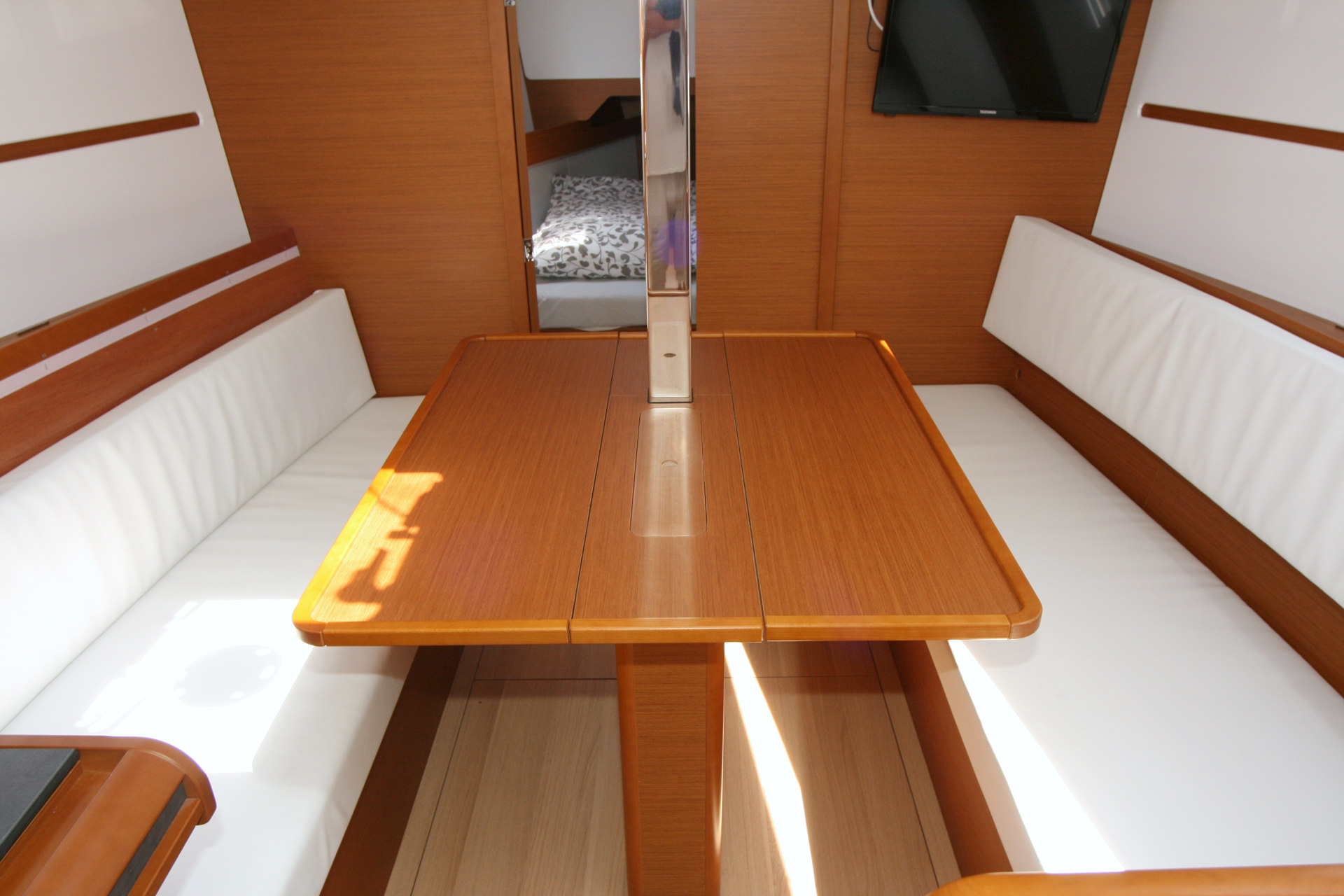 Photo #10 - Sun Odyssey 349 - 2 Cab (Marie) in Pula - 9116