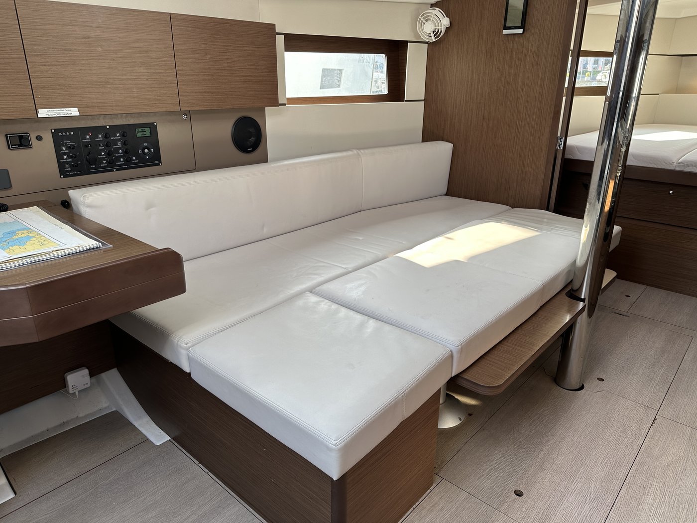 Photo #23 - Oceanis 38.1 (Maja) in Pula - 14202