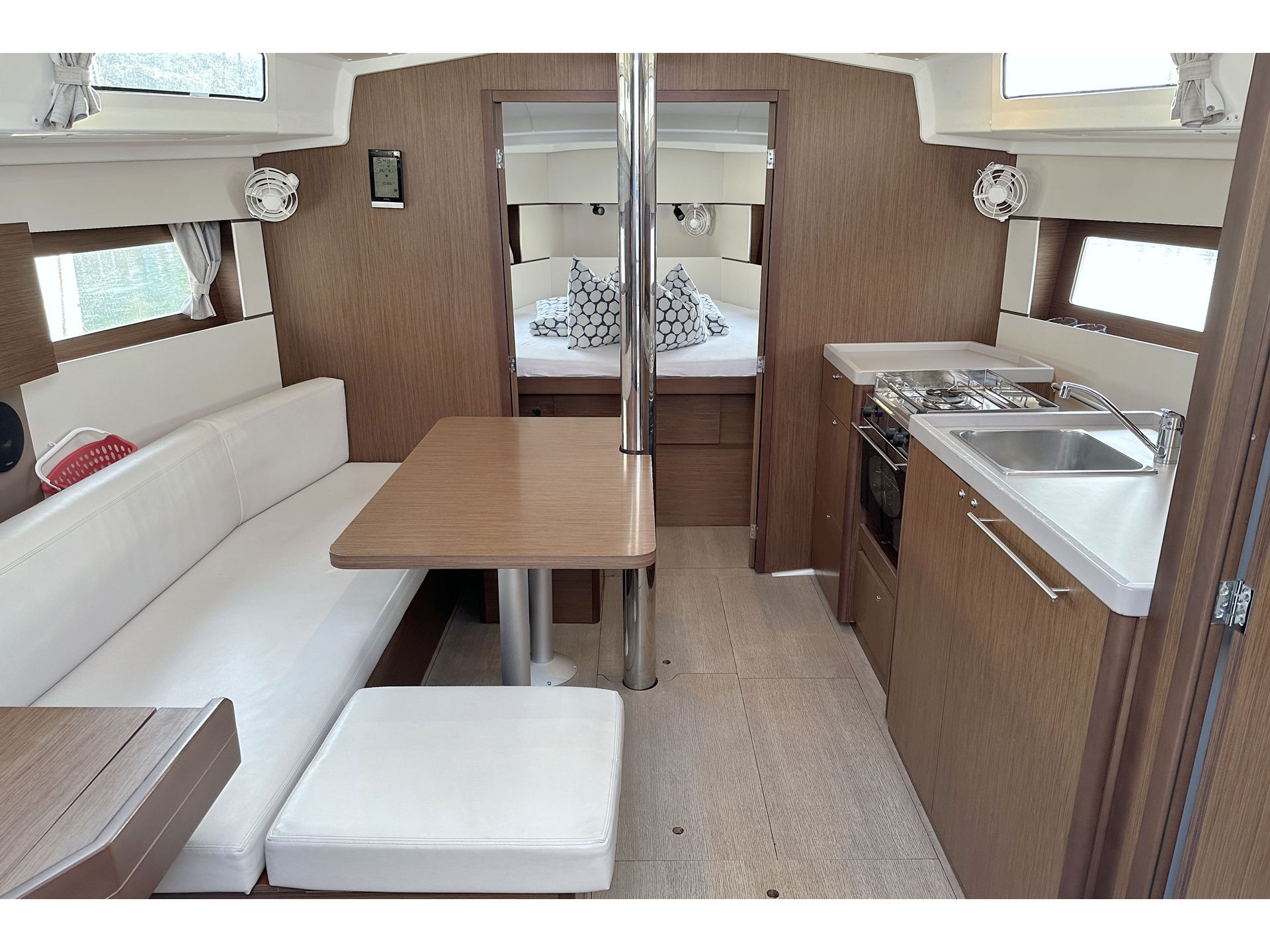 Photo #9 - Oceanis 38.1 (Flip) in Pula - 14203