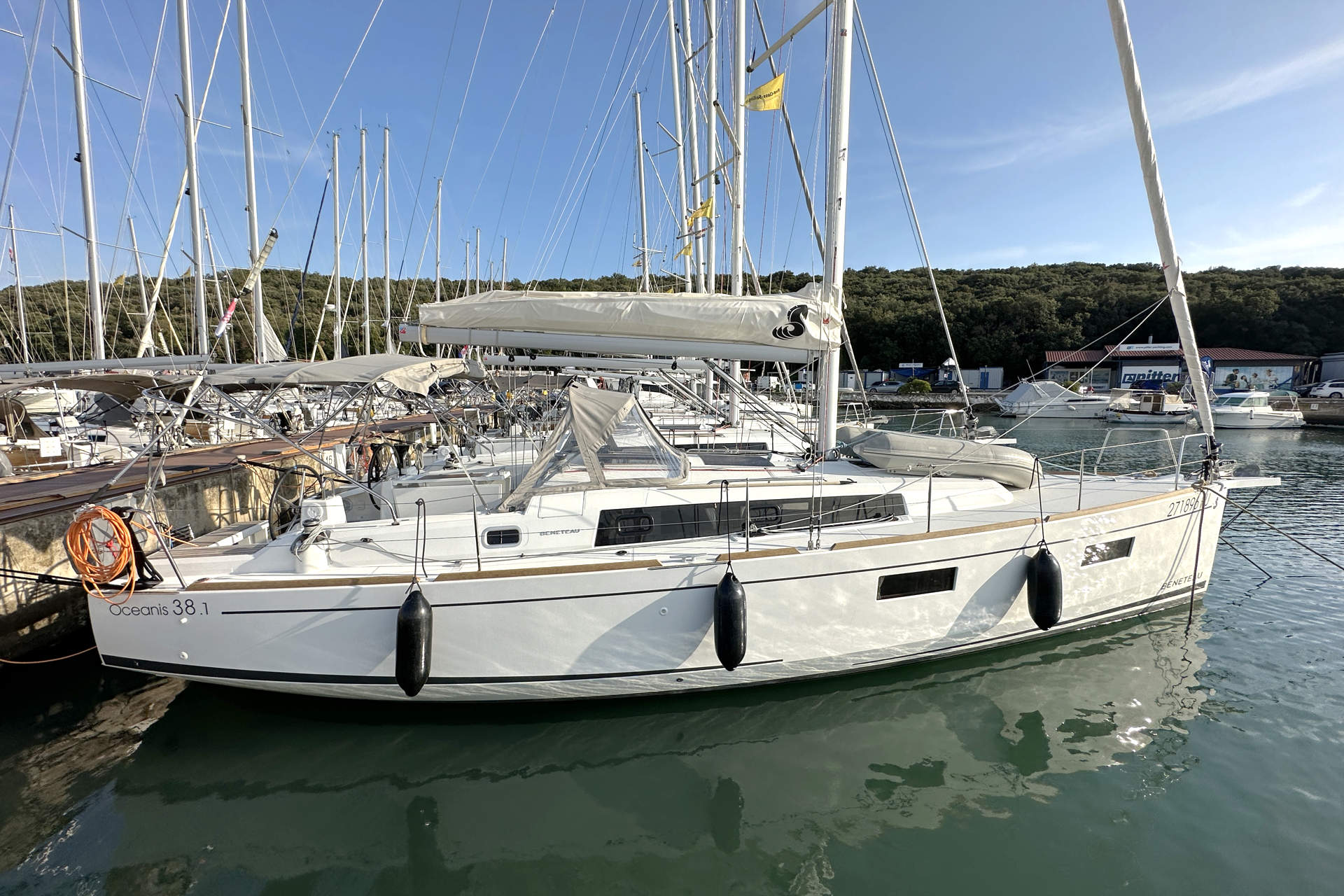 Photo #13 - Oceanis 38.1 (Flip) in Pula - 14203
