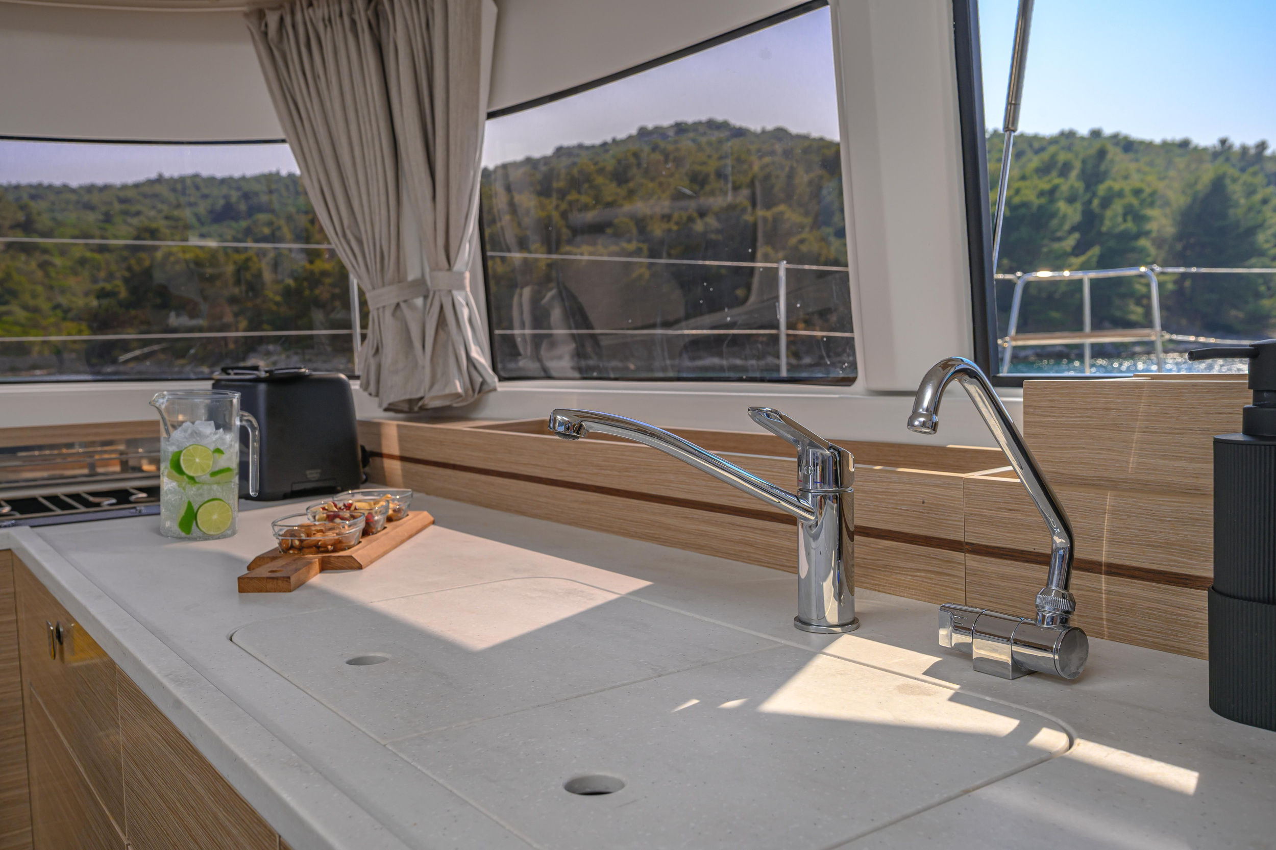 Photo #4 - Lagoon 43 (Active.Cruises) in Trogir - 8000