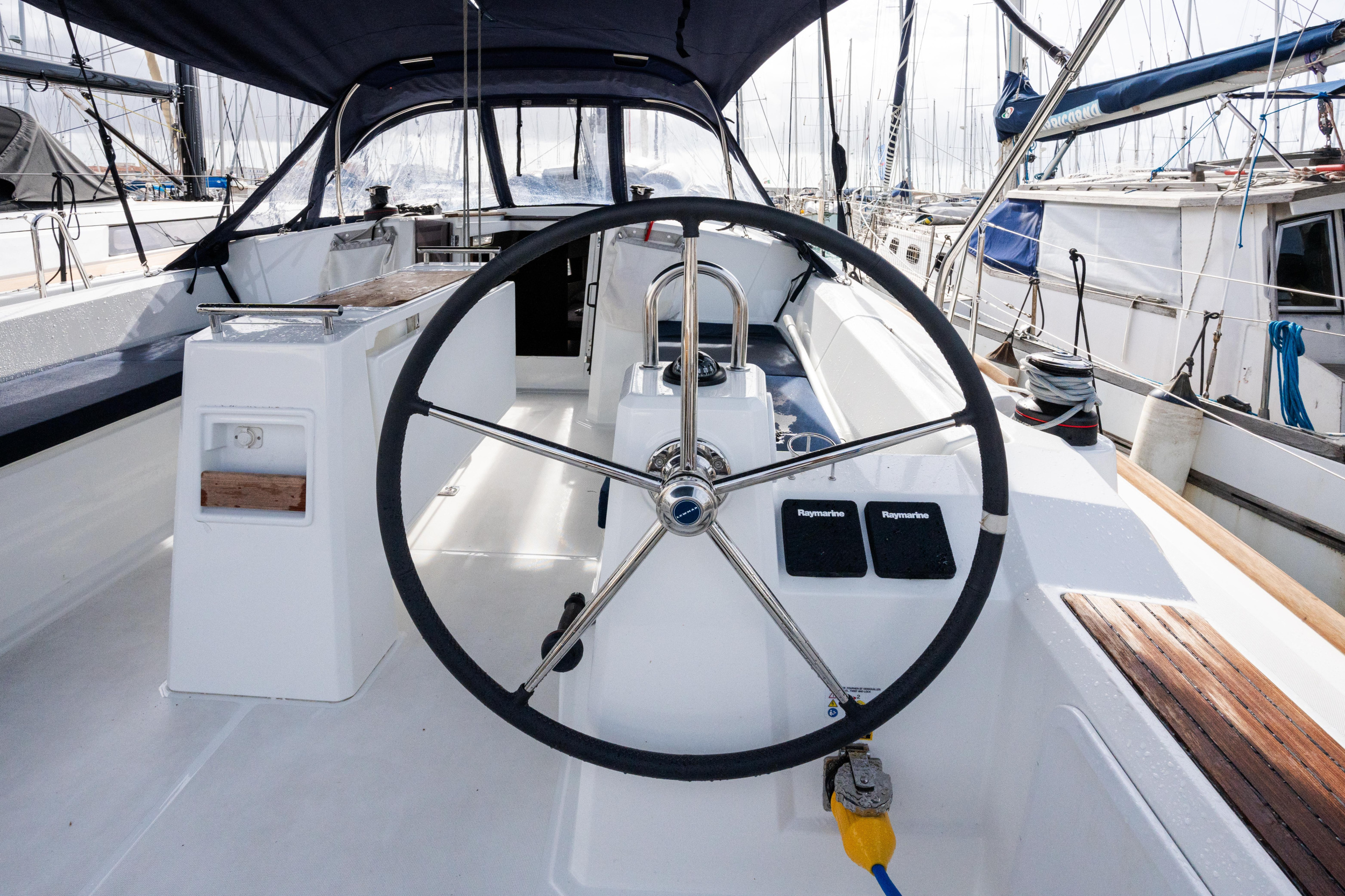 Photo #12 - Oceanis 38.1 (Meli - Comfort line) in Castiglioncello - 8569