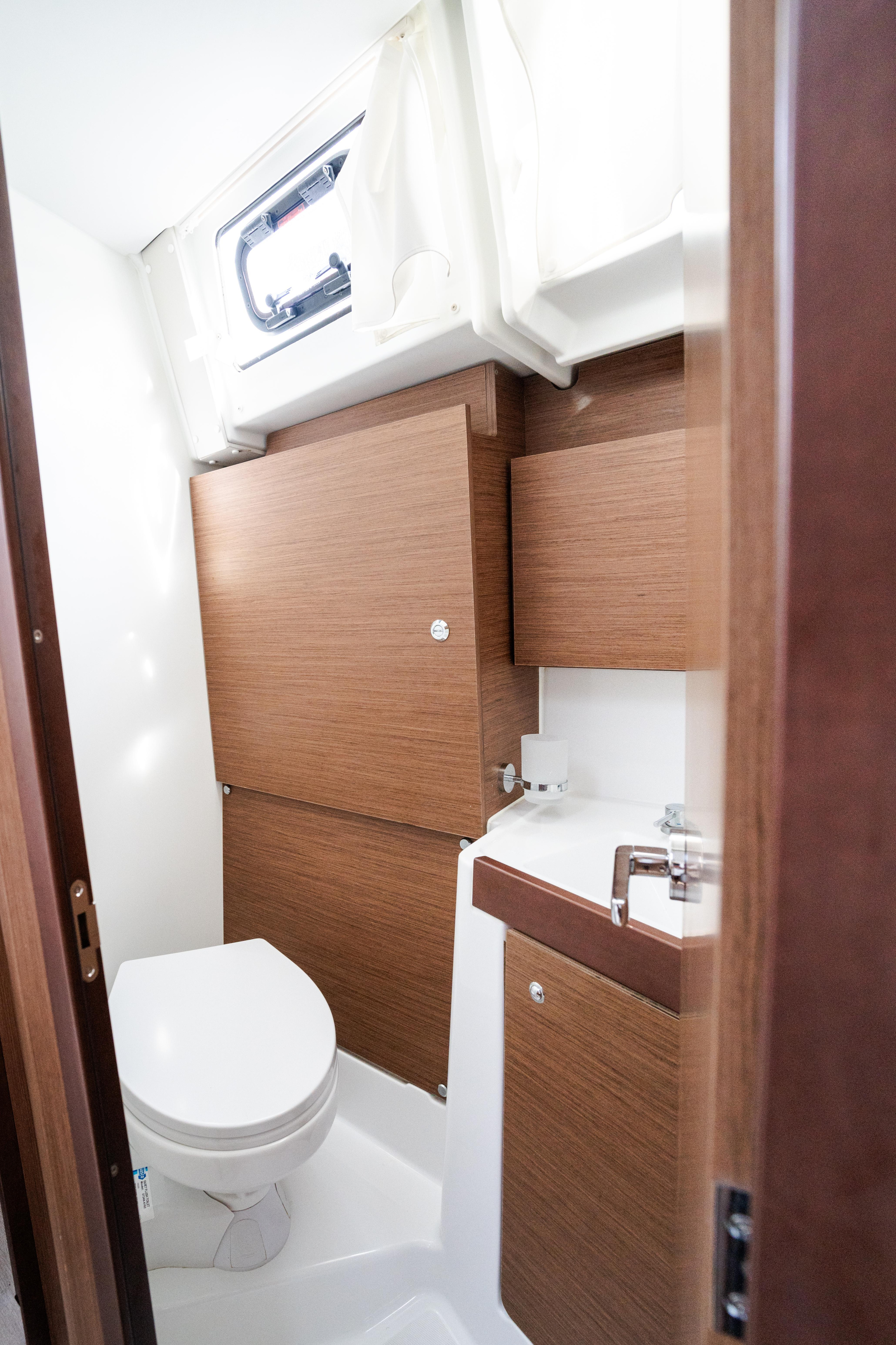 Photo #19 - Oceanis 38.1 (Meli - Comfort line) in Castiglioncello - 8569