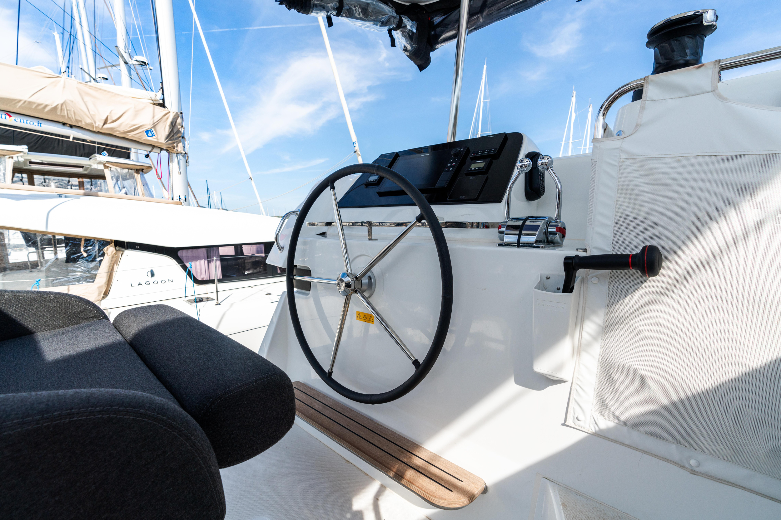 Photo #6 - Lagoon 42 (Capovento II - Premium line) en Capo d'Orlando - 8764