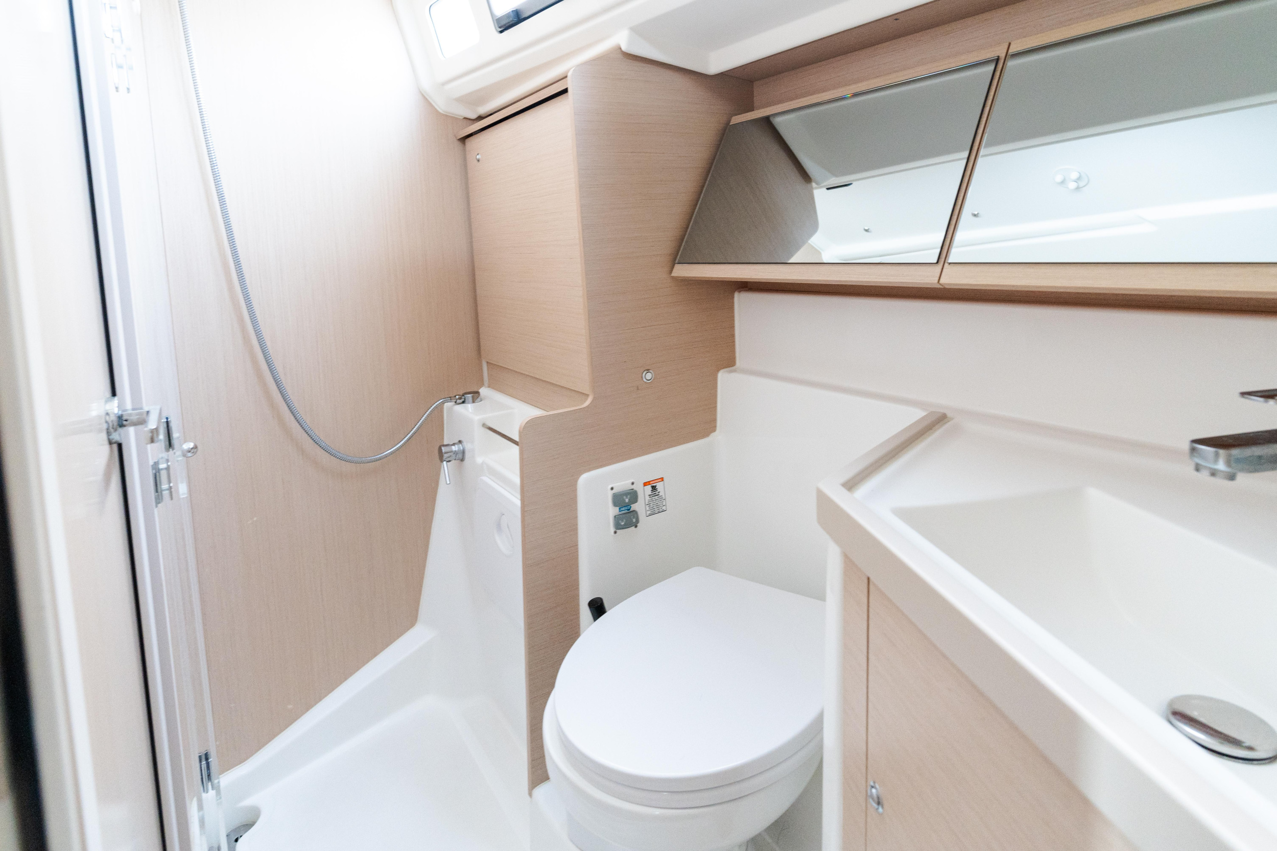 Photo #7 - Oceanis 40.1 (Clio - Comfort line) in Castiglioncello - 5300