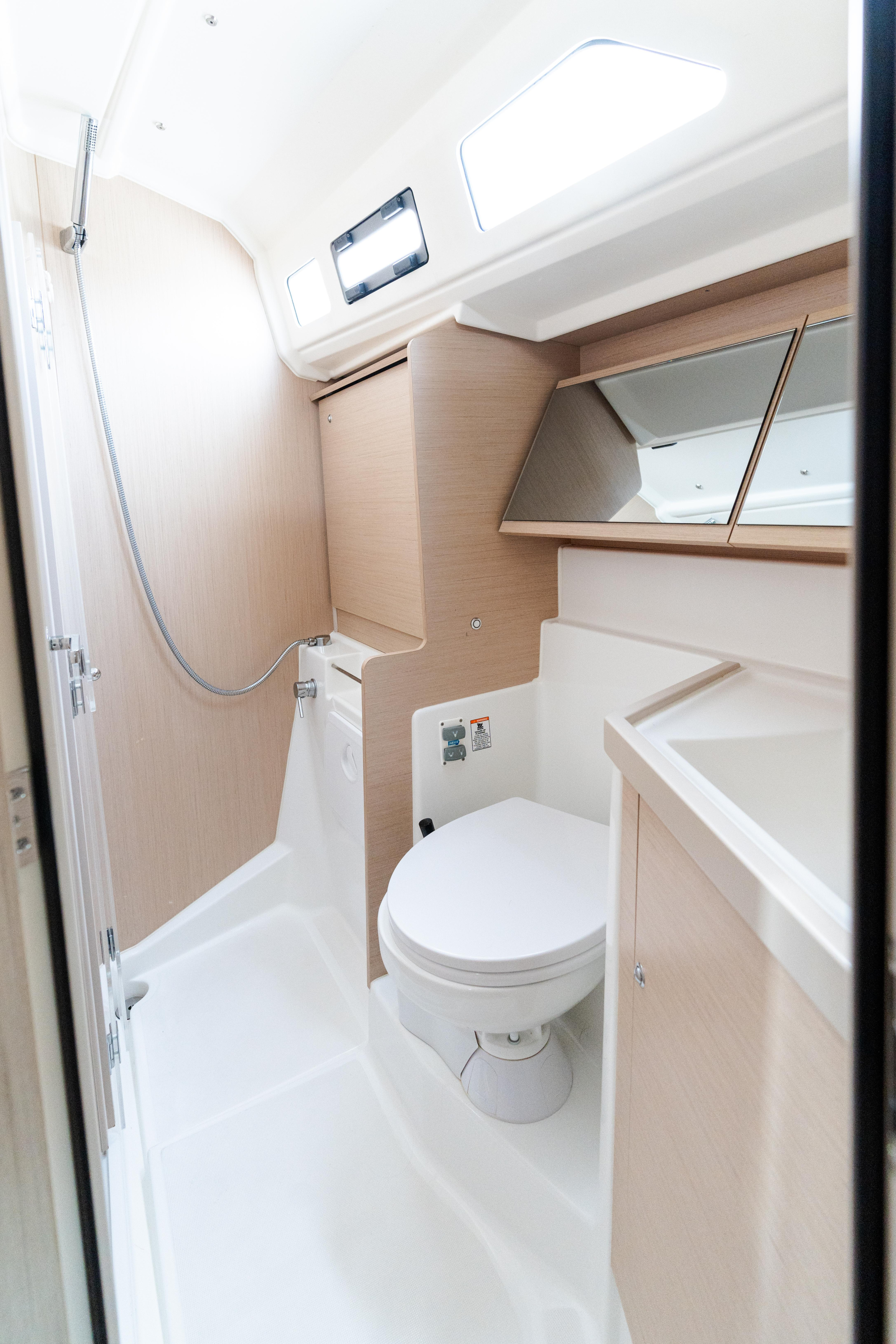 Photo #2 - Oceanis 40.1 (Clio - Comfort line) in Castiglioncello - 5300