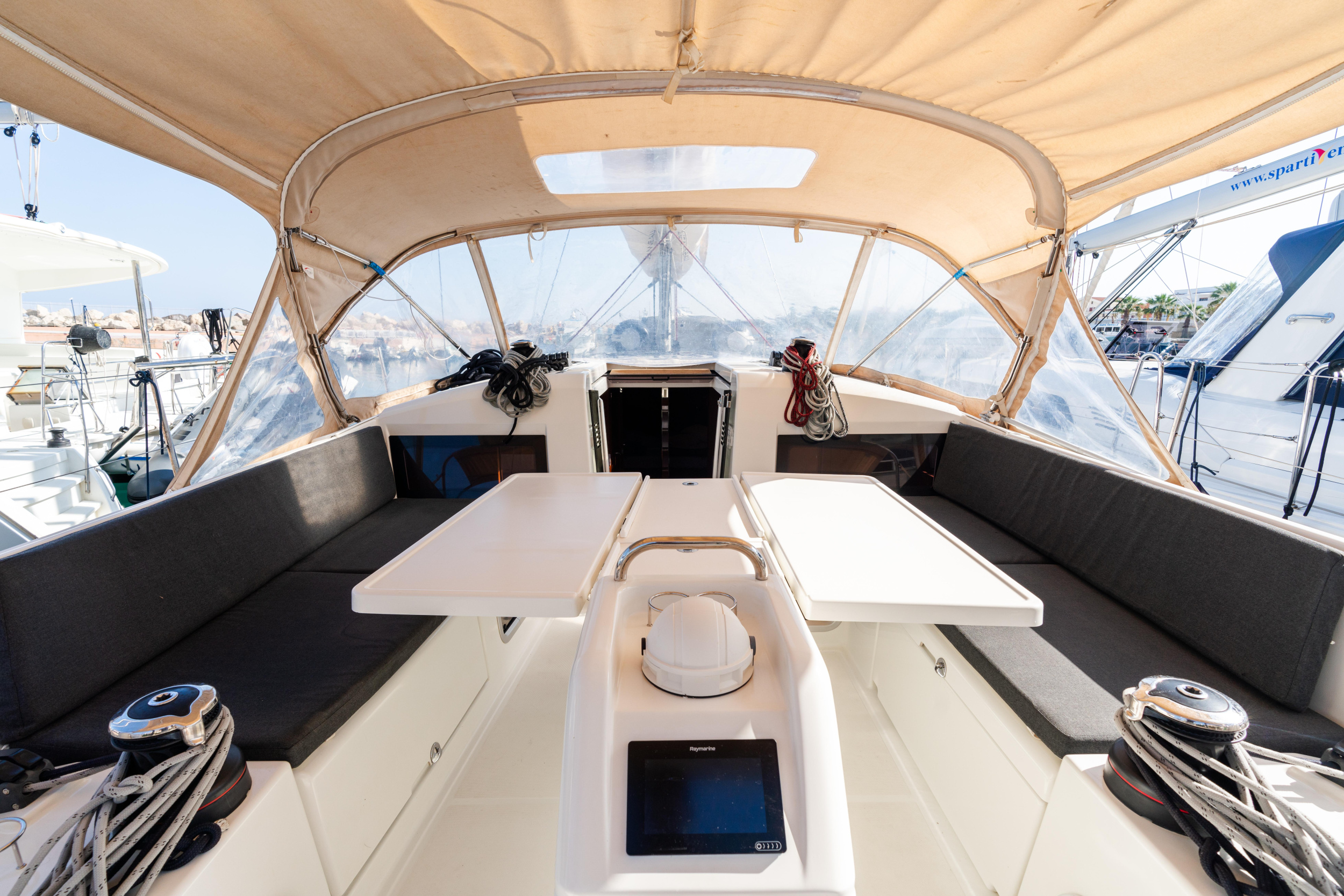 Photo #7 - Sun Odyssey 440 (Diana - Standard line) in Portorosa - 25643