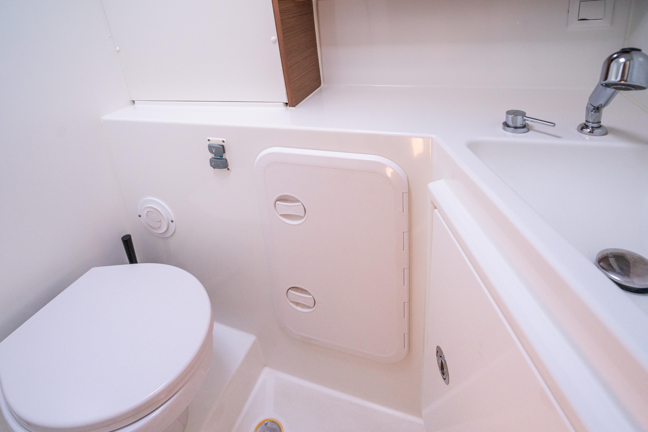 Photo #9 - Lagoon 42 (Gelsomino - Comfort line) in Castiglioncello - 25309