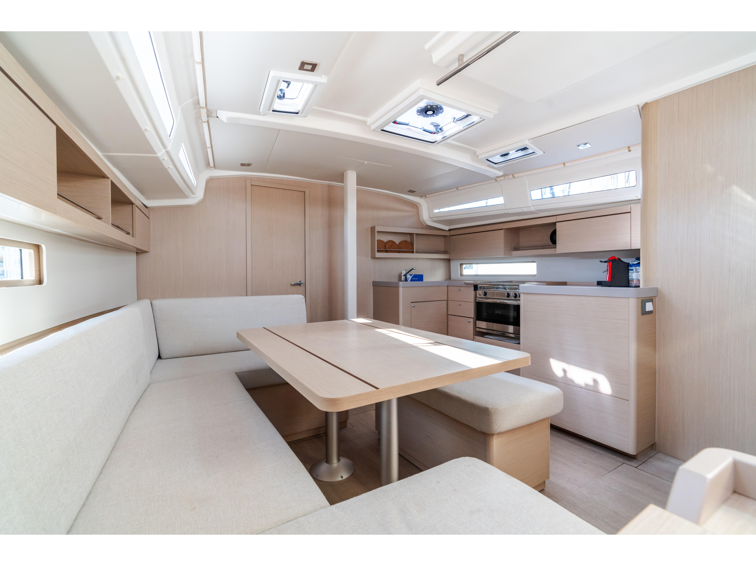 Photo #9 - Oceanis 40.1 (Oneiros - Comfort line) in Olbia - 7847