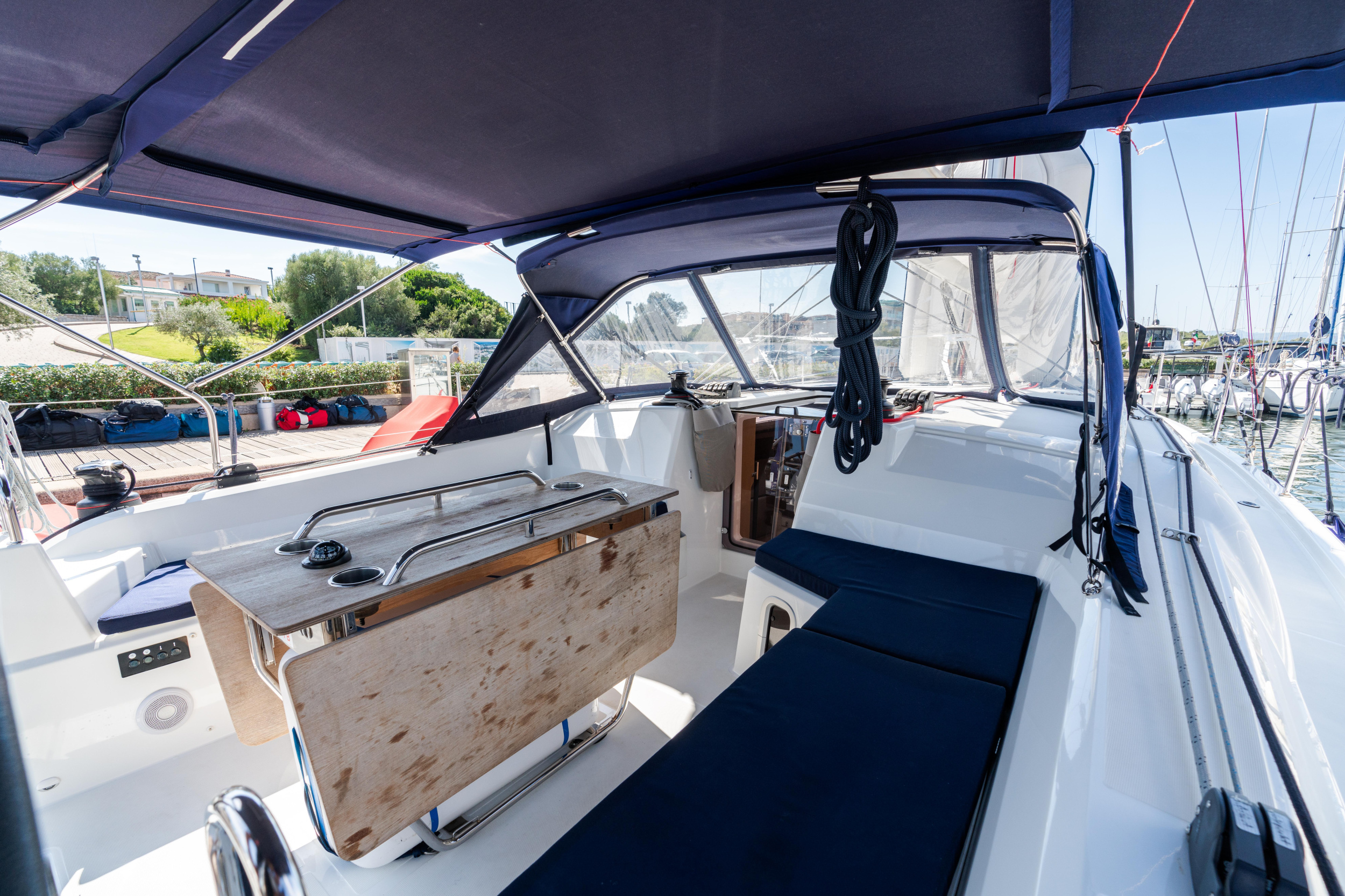 Photo #11 - Oceanis 40.1 (Oneiros - Comfort line) in Olbia - 7847