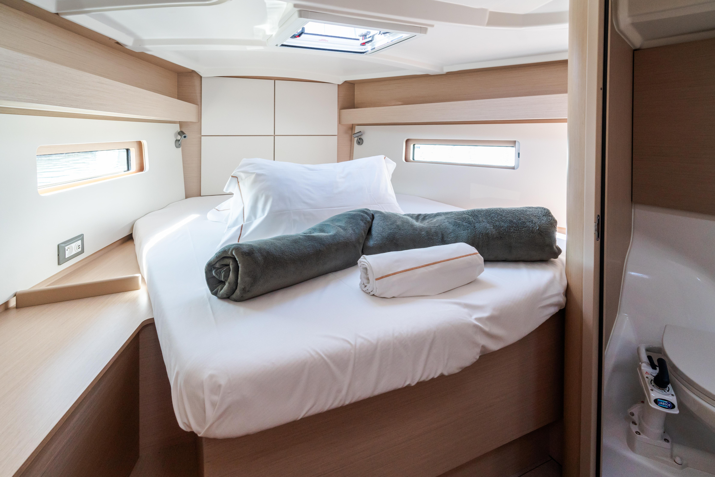 Photo #19 - Oceanis 40.1 (Oneiros - Comfort line) in Olbia - 7847